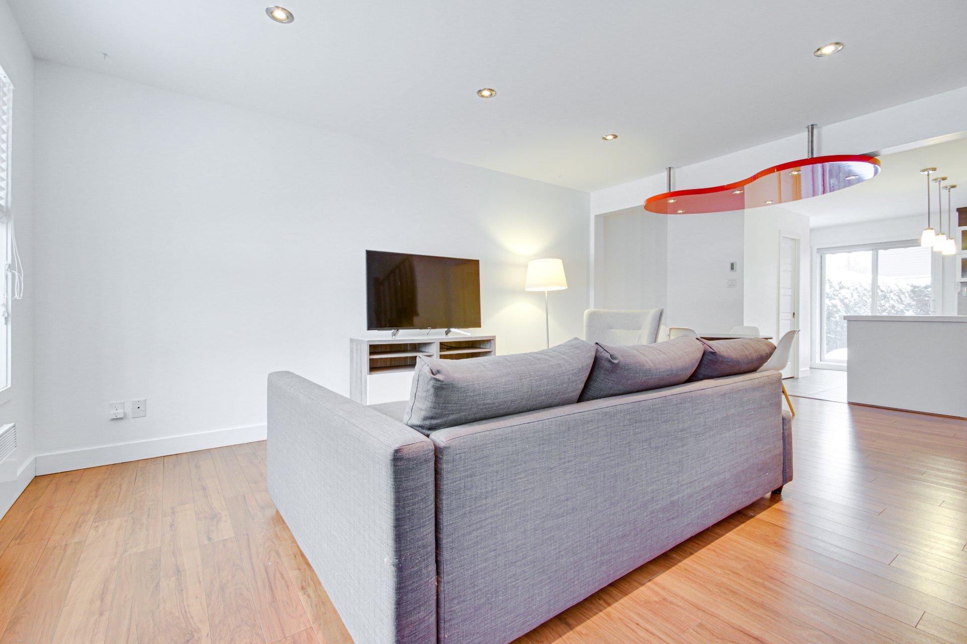 









7219


Boul. Parent

,
Trois-Rivières,




QC
G9C0J8

