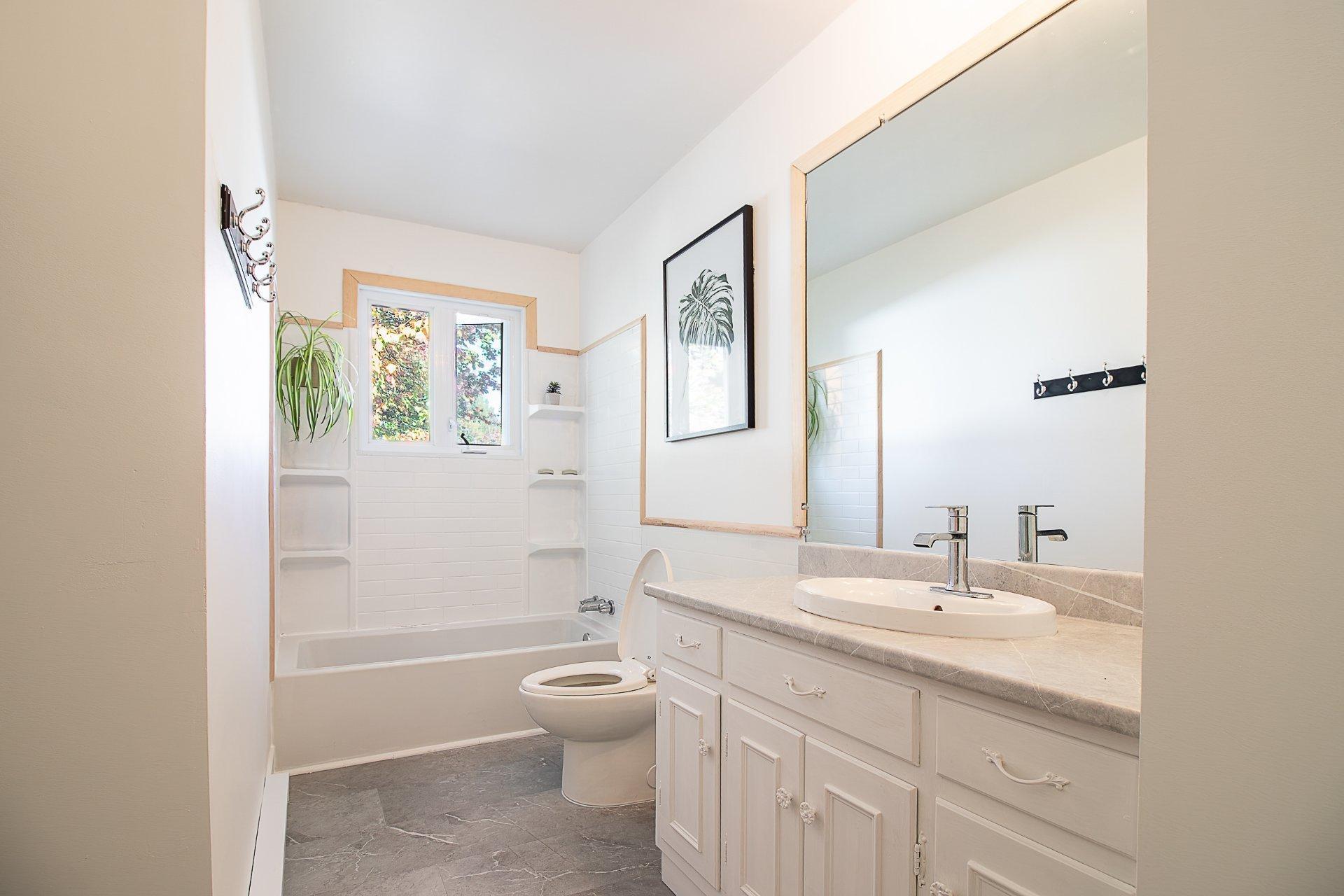 









2942


Rue Georges-Vanier

,
Shawinigan,




QC
G9N7C5

