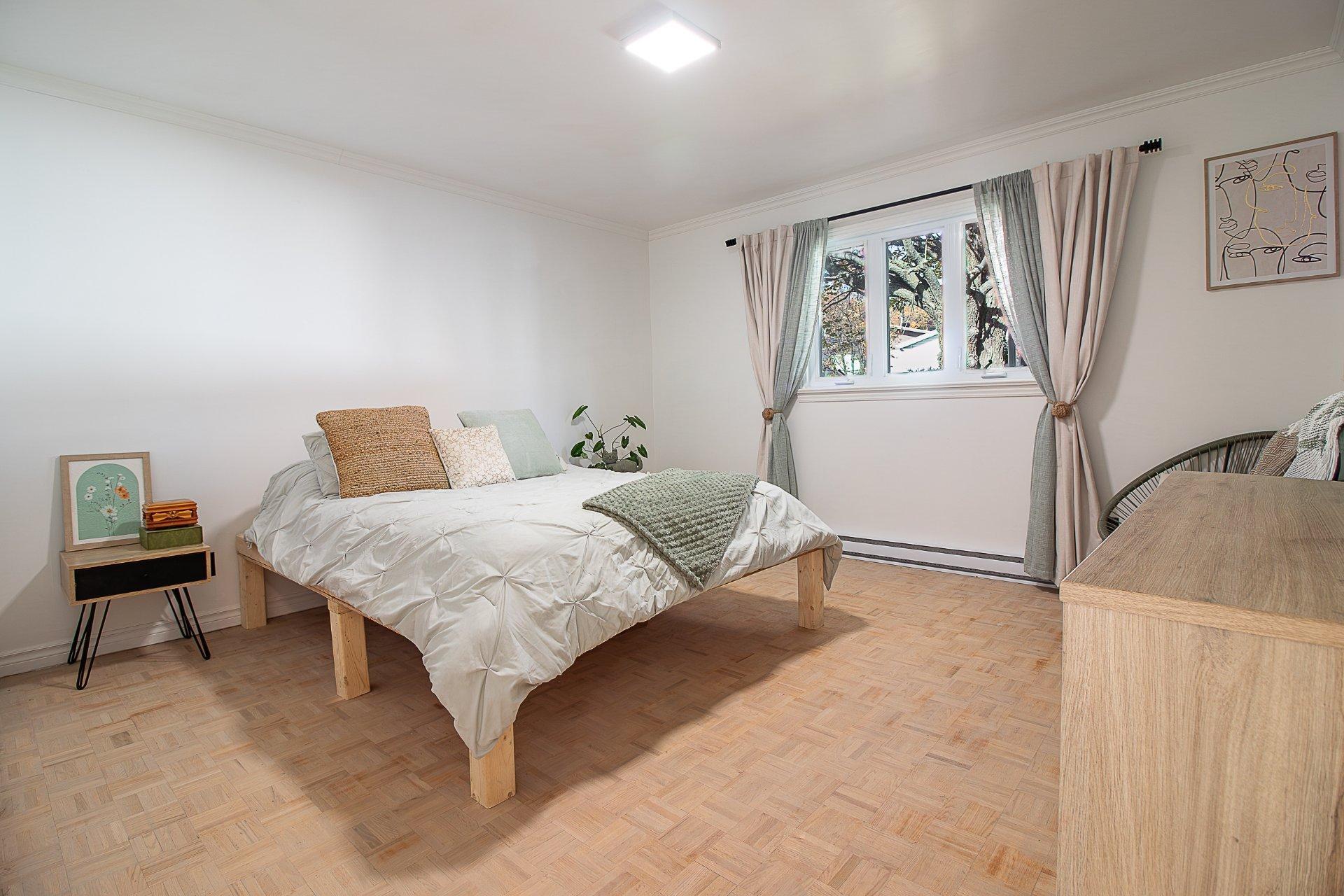 









2942


Rue Georges-Vanier

,
Shawinigan,




QC
G9N7C5

