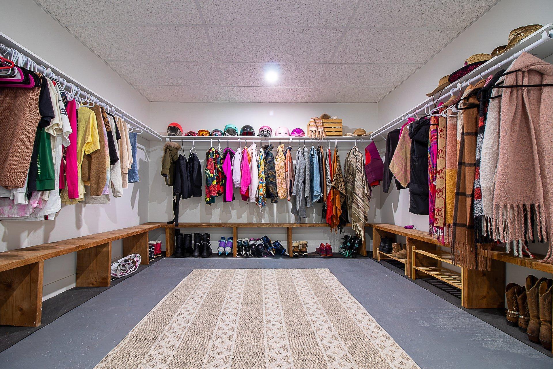 









2942


Rue Georges-Vanier

,
Shawinigan,




QC
G9N7C5

