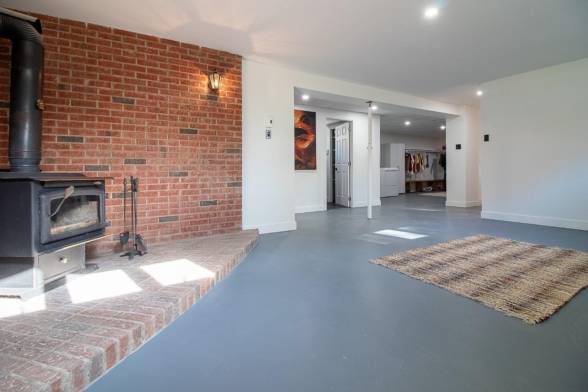 









2942


Rue Georges-Vanier

,
Shawinigan,




QC
G9N7C5

