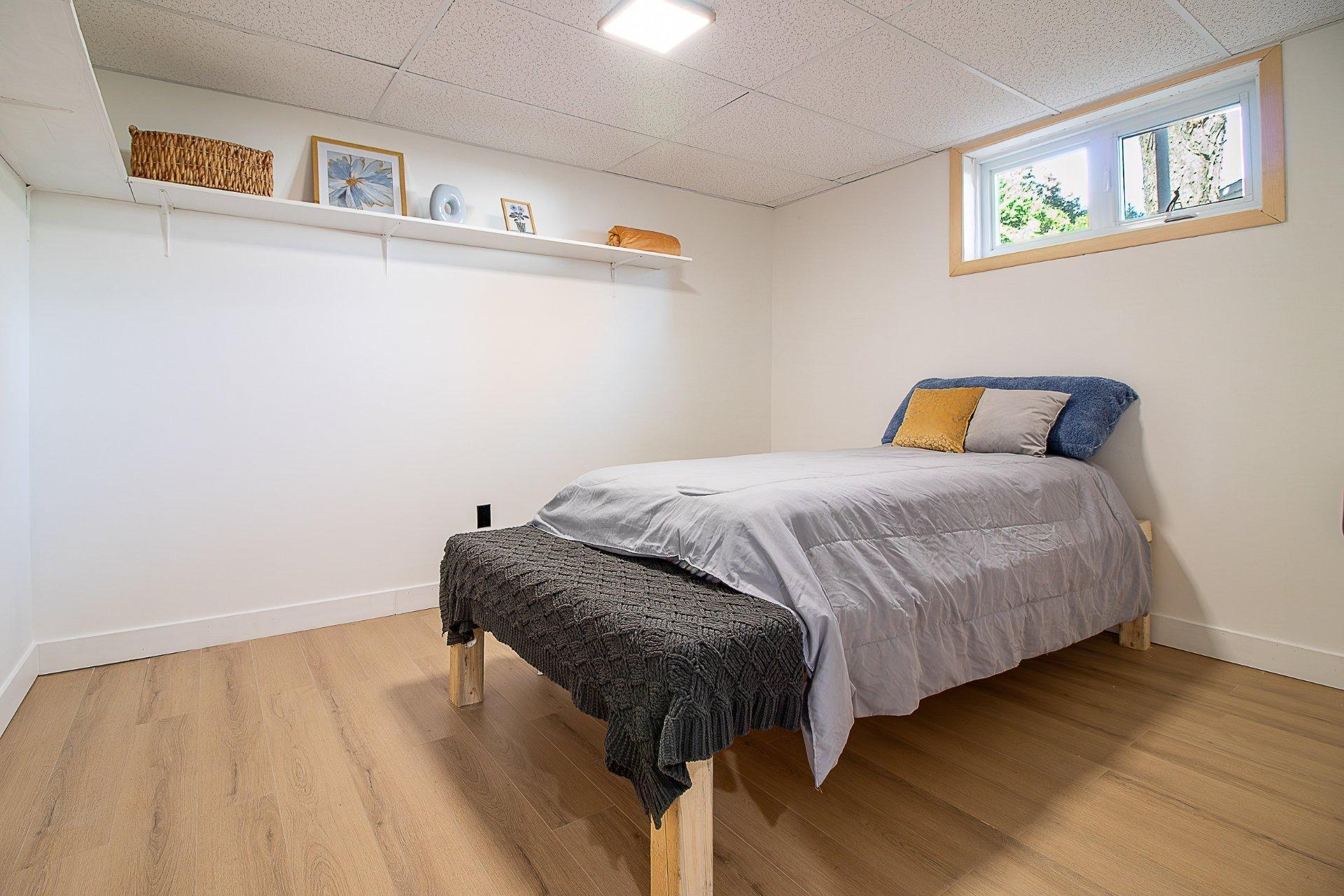 









2942


Rue Georges-Vanier

,
Shawinigan,




QC
G9N7C5

