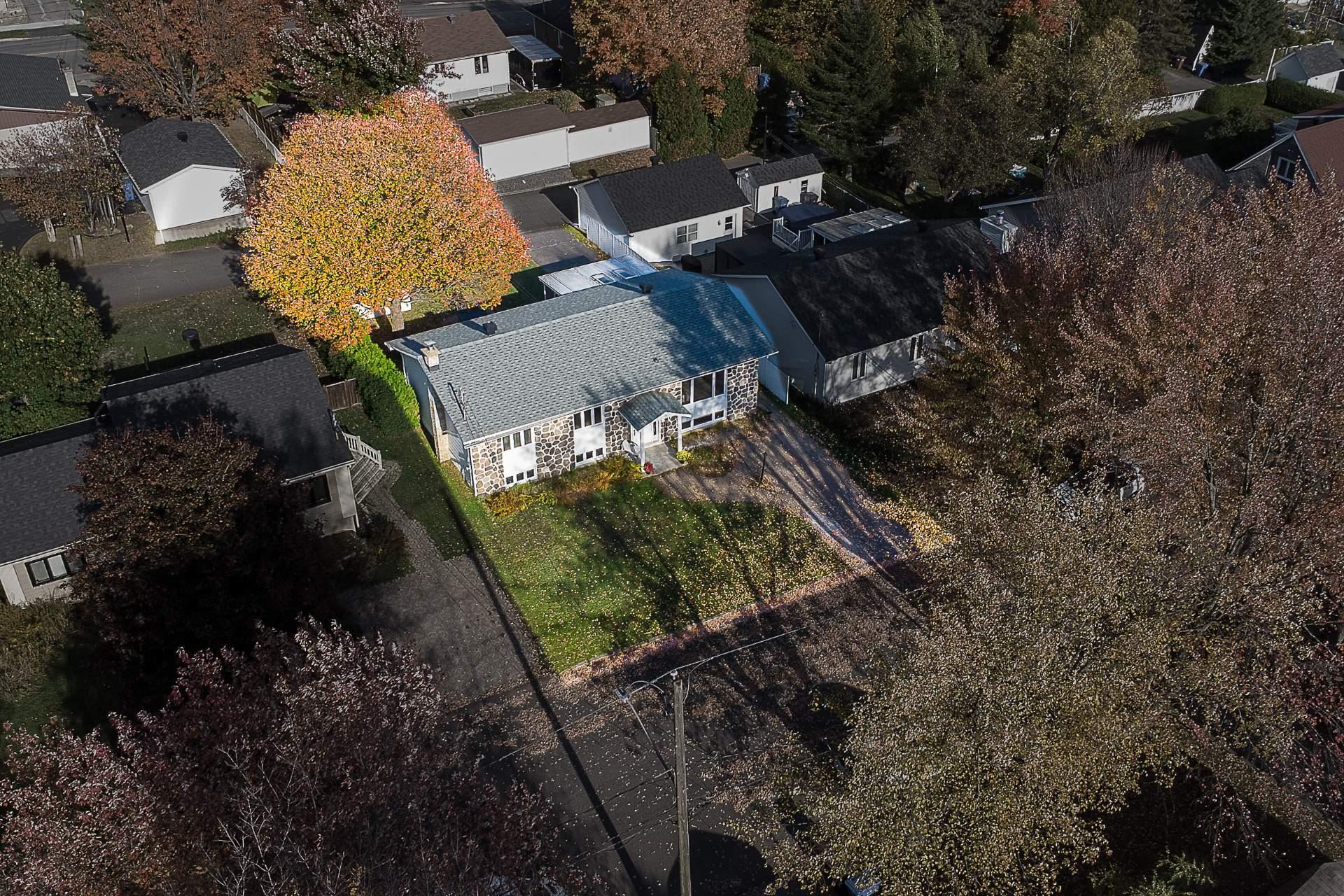 









2942


Rue Georges-Vanier

,
Shawinigan,




QC
G9N7C5

