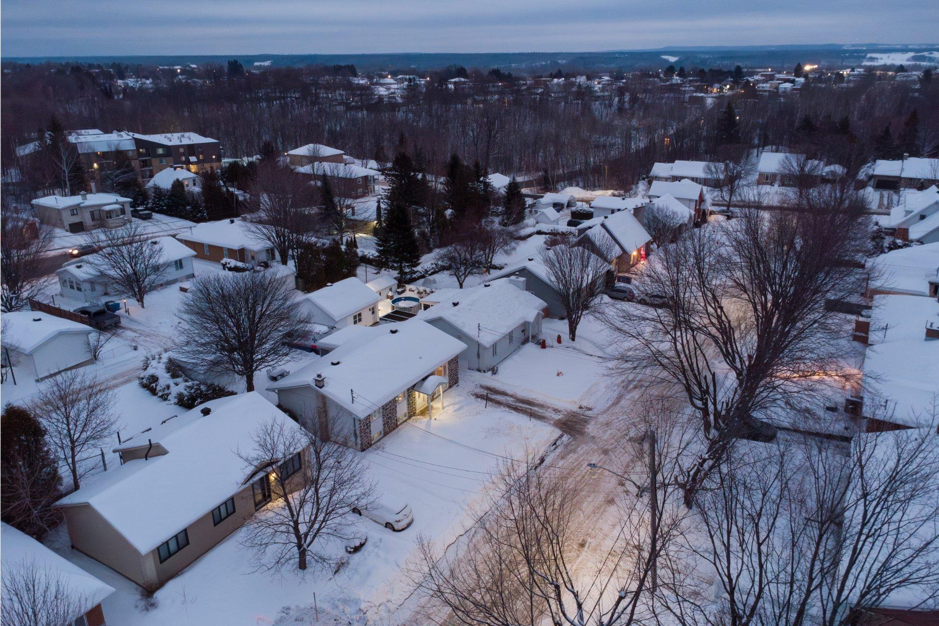 









2942


Rue Georges-Vanier

,
Shawinigan,




QC
G9N7C5

