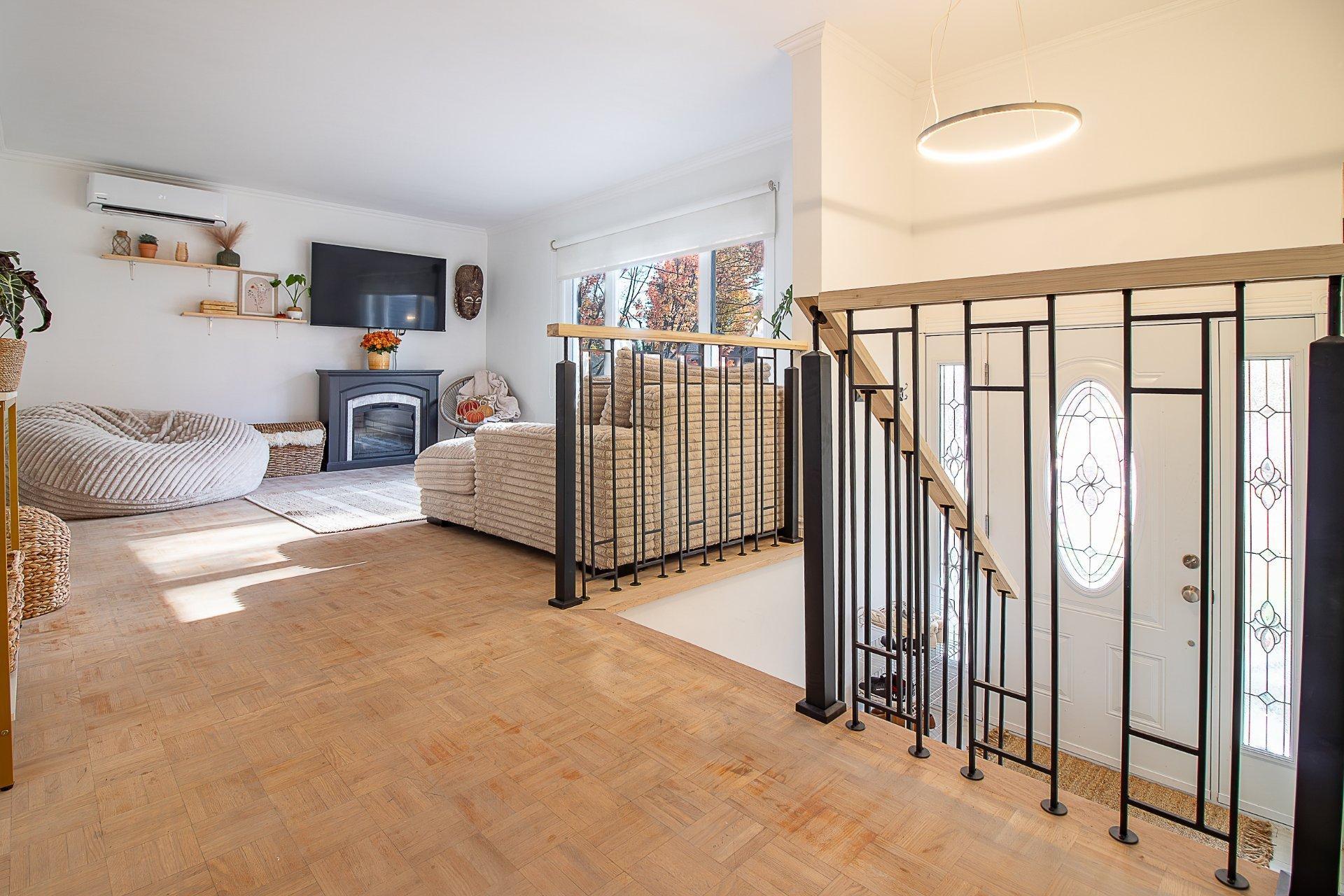 









2942


Rue Georges-Vanier

,
Shawinigan,




QC
G9N7C5

