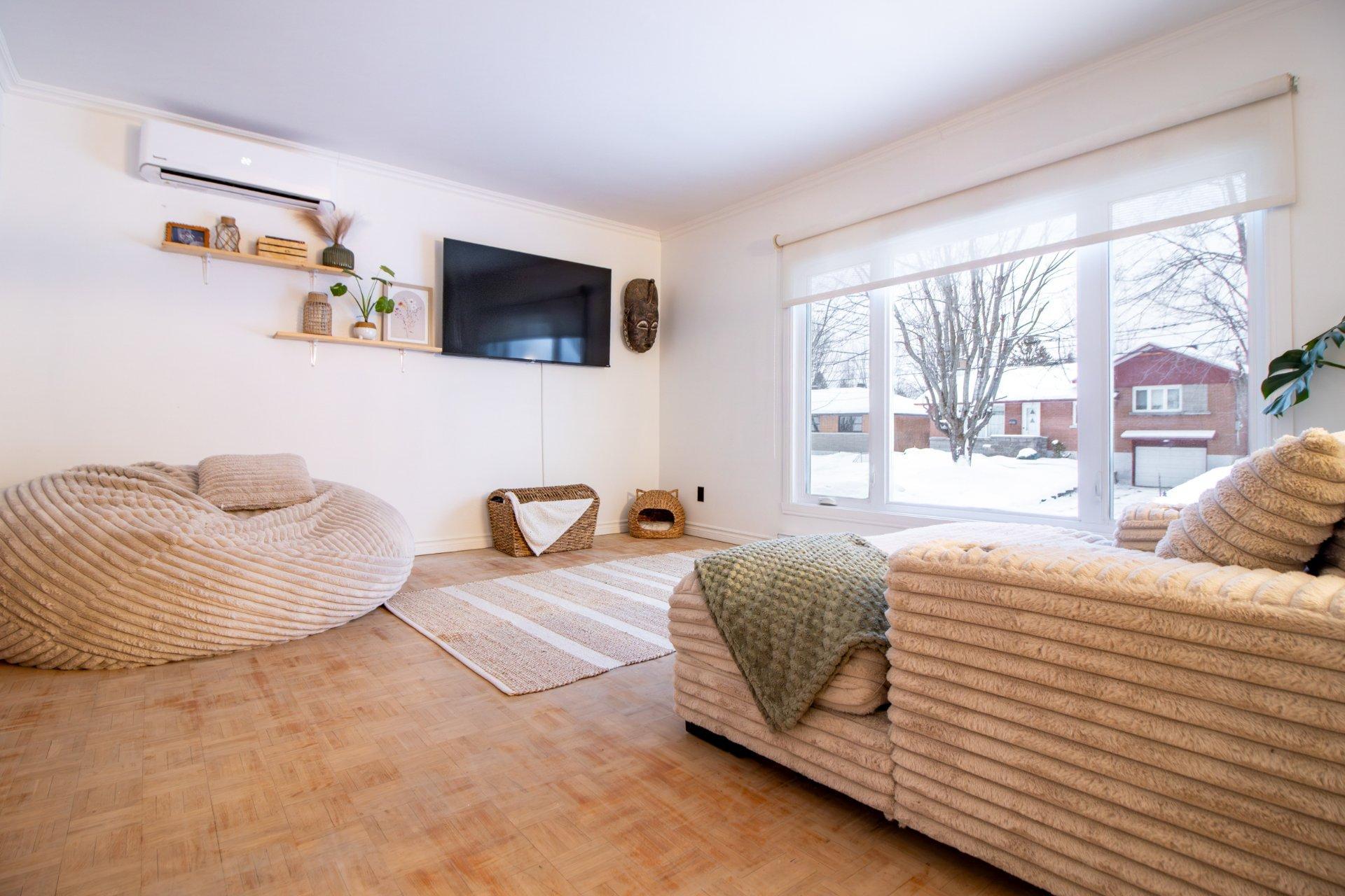 









2942


Rue Georges-Vanier

,
Shawinigan,




QC
G9N7C5

