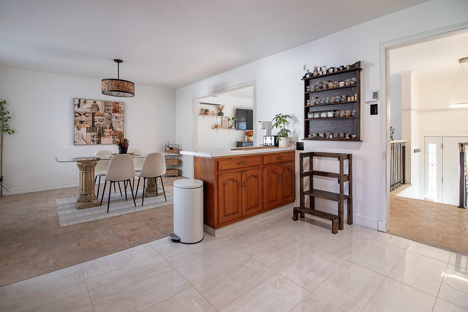 









2942


Rue Georges-Vanier

,
Shawinigan,




QC
G9N7C5

