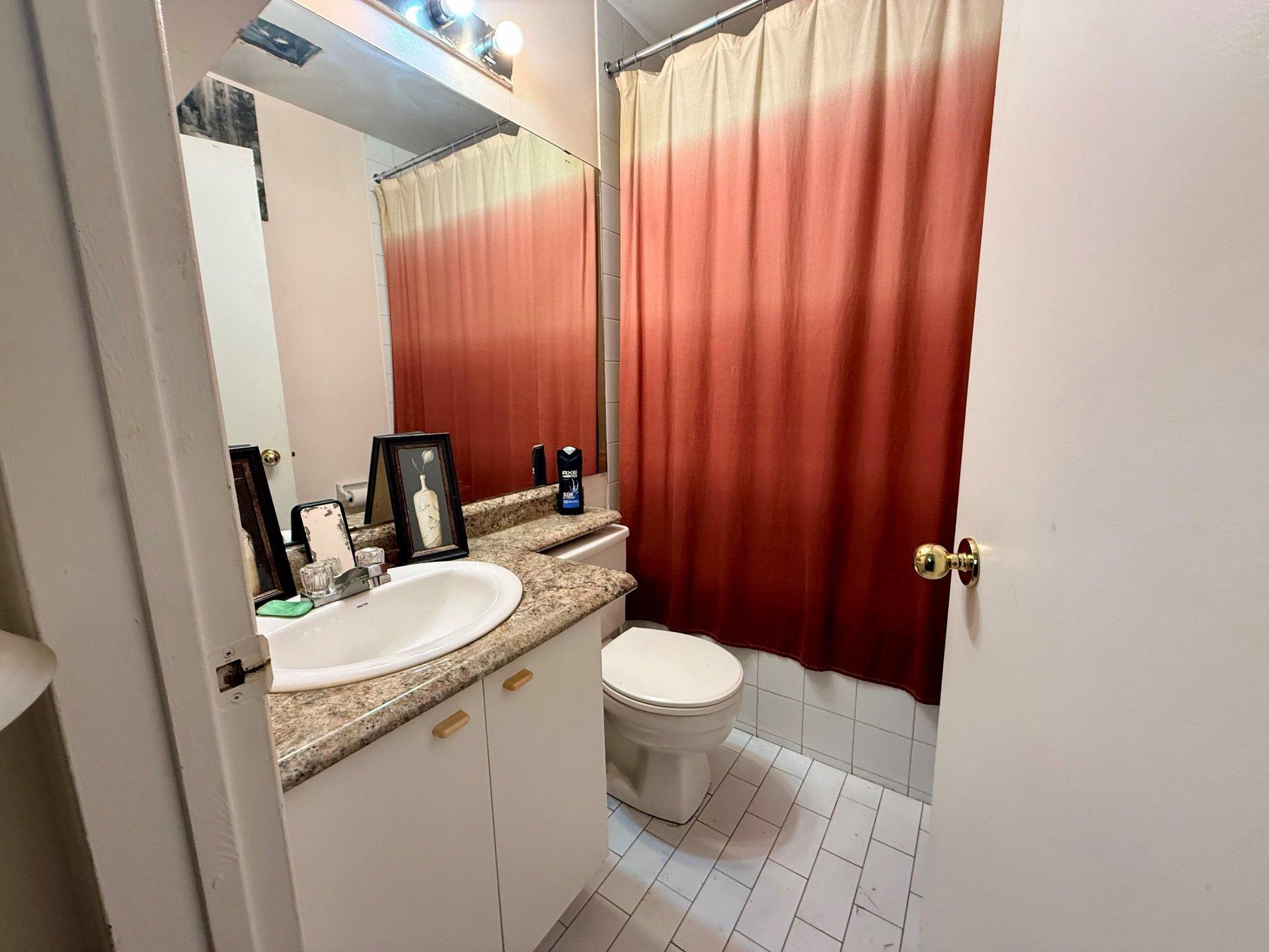 









5410

 - 5416


Av. Clarendon

,
Laval (Chomedey),




QC
H7W5B1

