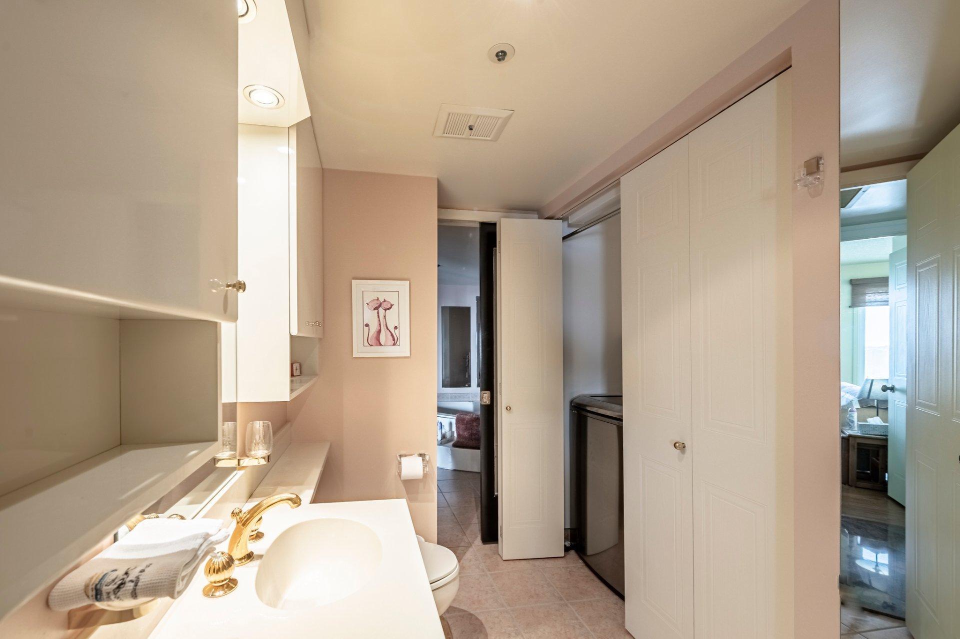 









5115


Boul. de l'Assomption

, 1301,
Montréal (Rosemont/La Petite-Patrie),




QC
H1T4B2

