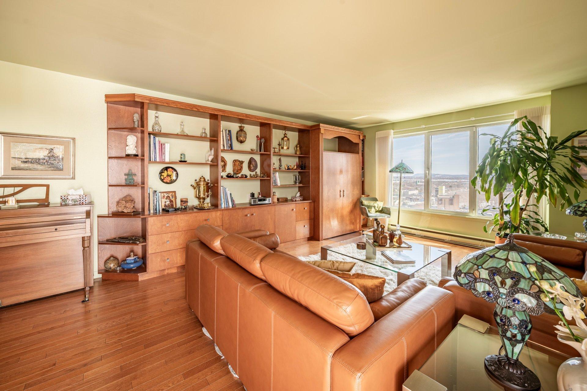 









5115


Boul. de l'Assomption

, 1301,
Montréal (Rosemont/La Petite-Patrie),




QC
H1T4B2

