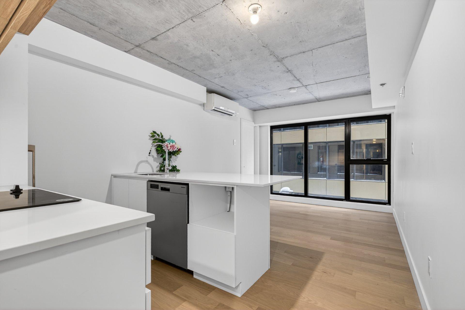 









1


Av. Viger O.

, 309,
Montréal (Ville-Marie),




QC
H2Z1E6

