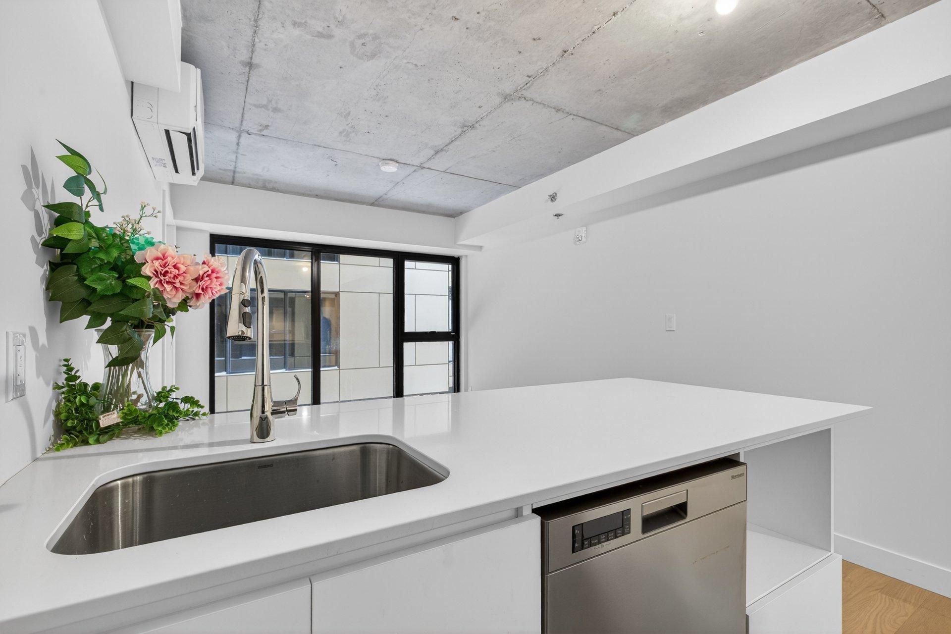 









1


Av. Viger O.

, 309,
Montréal (Ville-Marie),




QC
H2Z1E6

