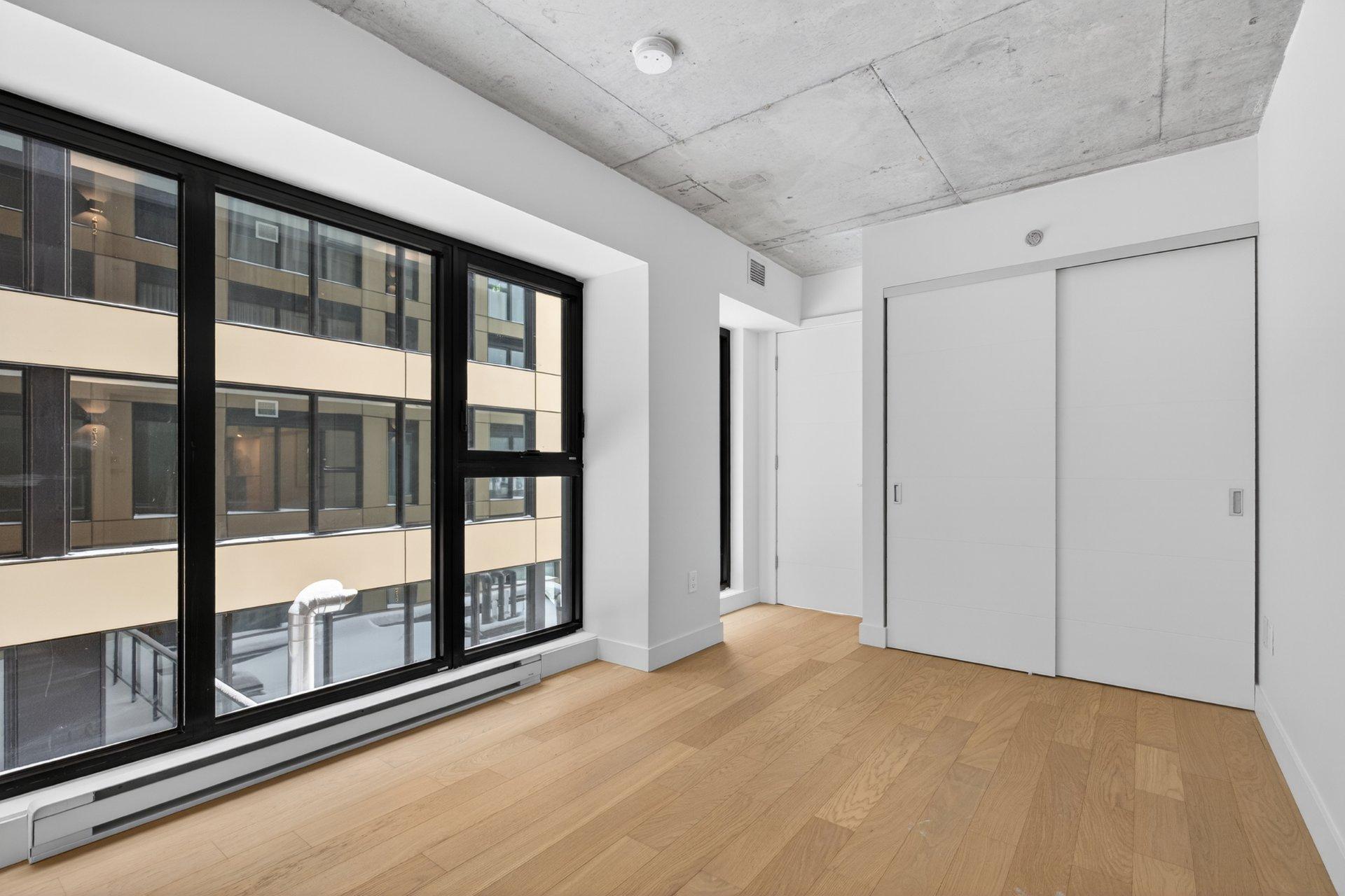 









1


Av. Viger O.

, 309,
Montréal (Ville-Marie),




QC
H2Z1E6

