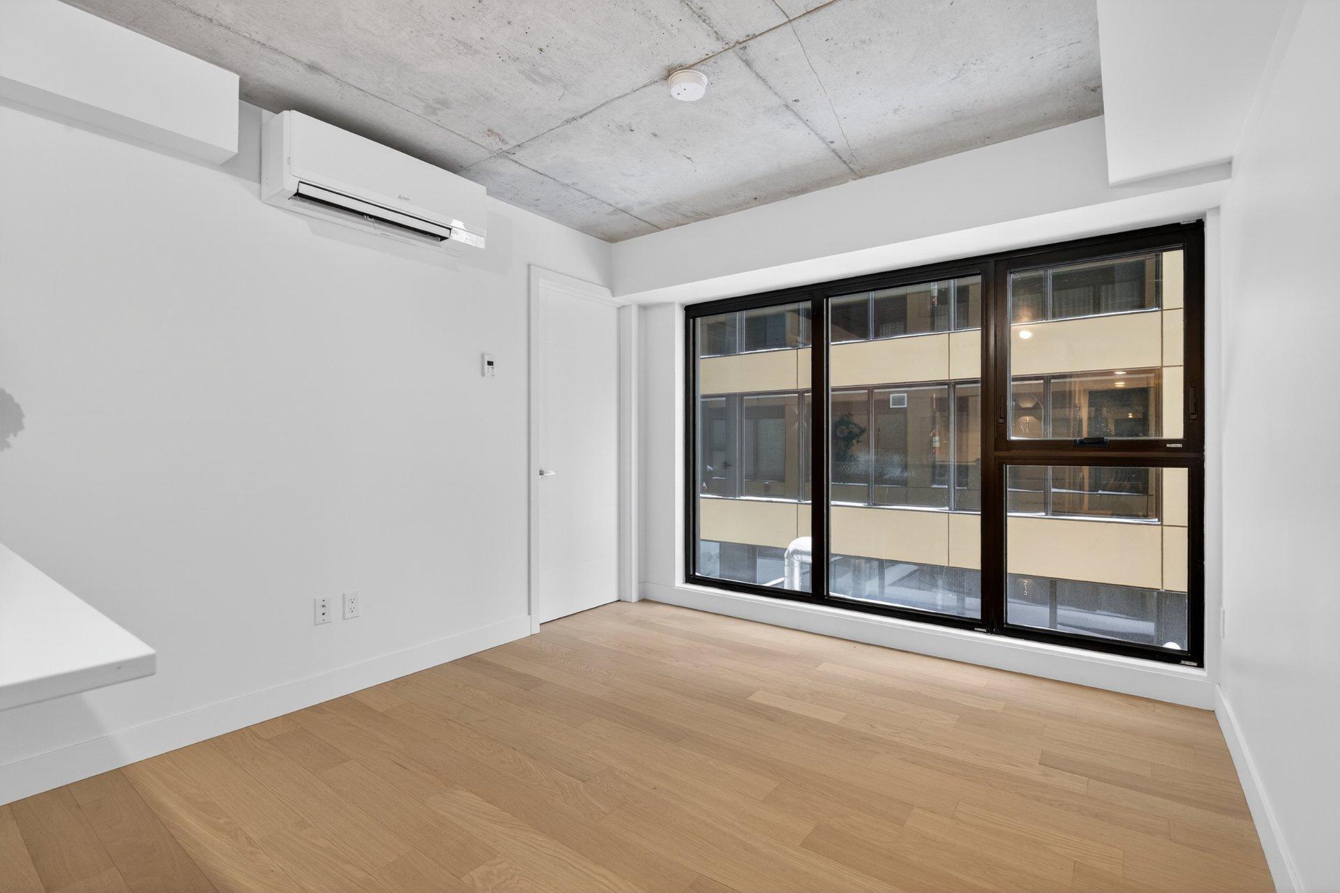 









1


Av. Viger O.

, 309,
Montréal (Ville-Marie),




QC
H2Z1E6

