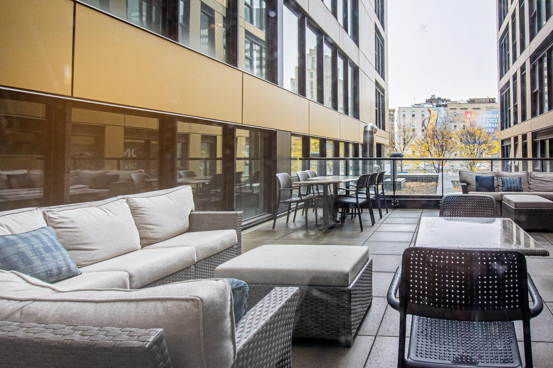 









1


Av. Viger O.

, 407,
Montréal (Ville-Marie),




QC
H2Z1E6

