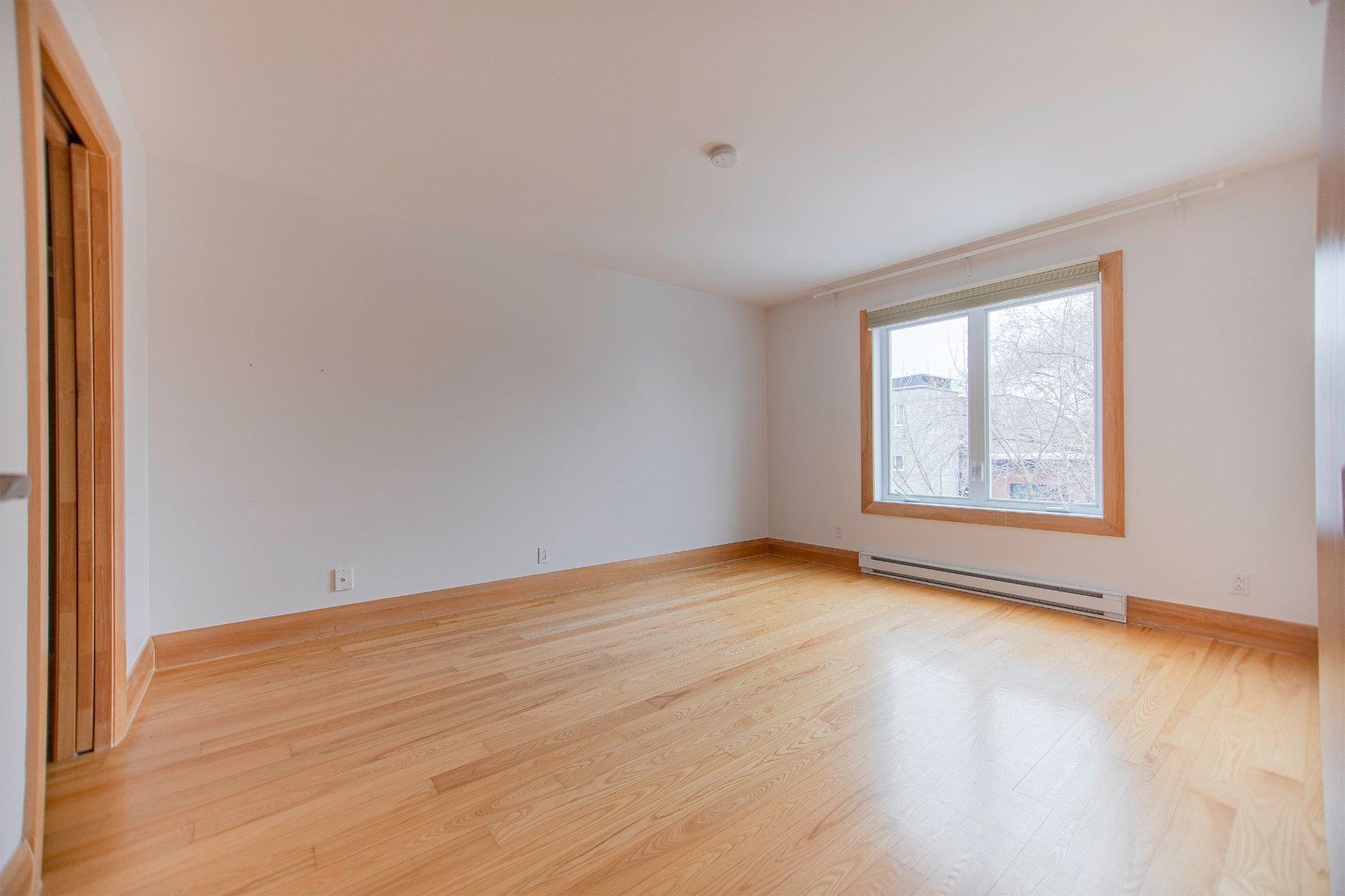 









5266

 - 5270


Rue Garnier

,
Montréal (Le Plateau-Mont-Royal),




QC
H2J3T2

