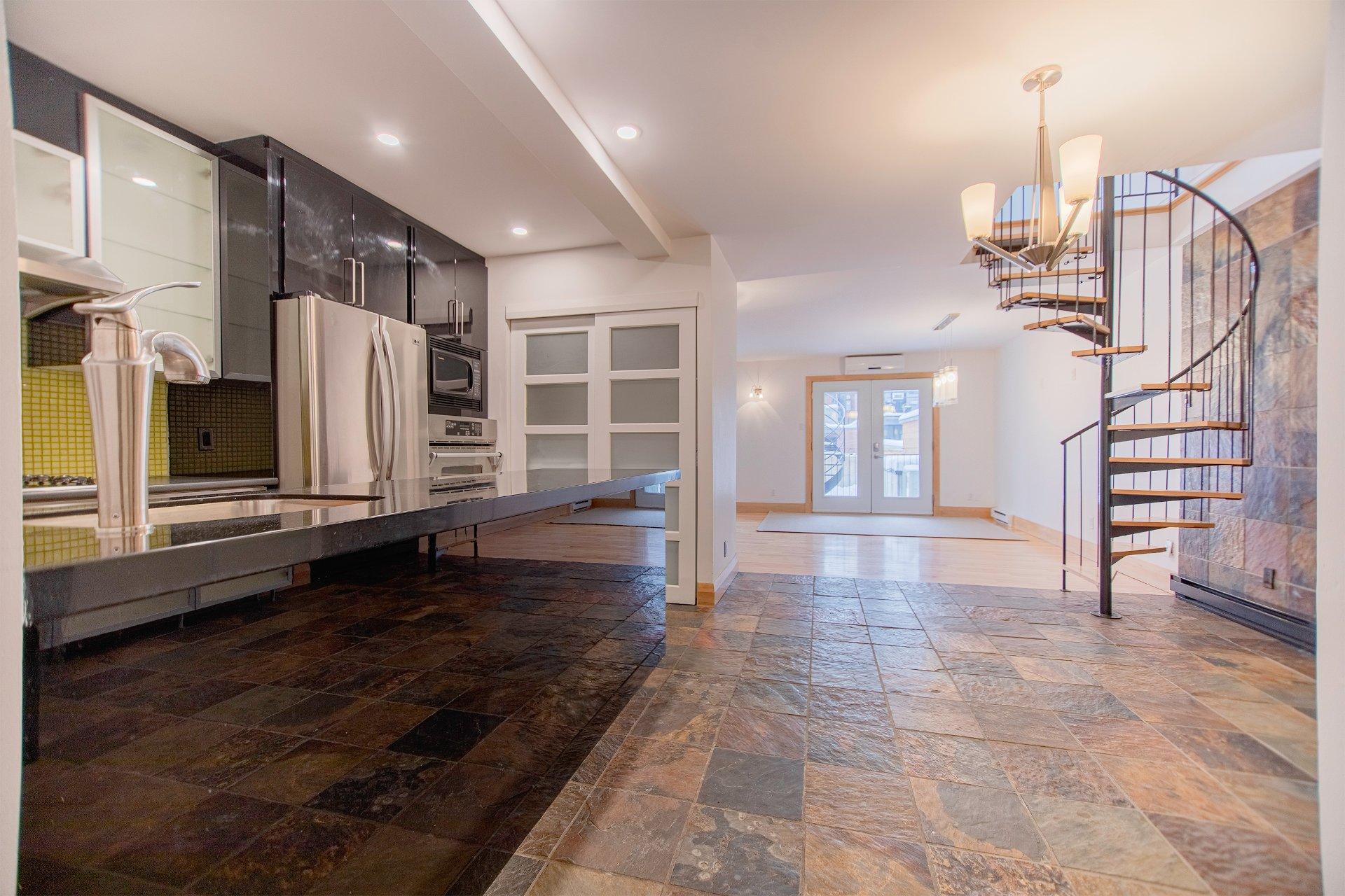 









5266

 - 5270


Rue Garnier

,
Montréal (Le Plateau-Mont-Royal),




QC
H2J3T2

