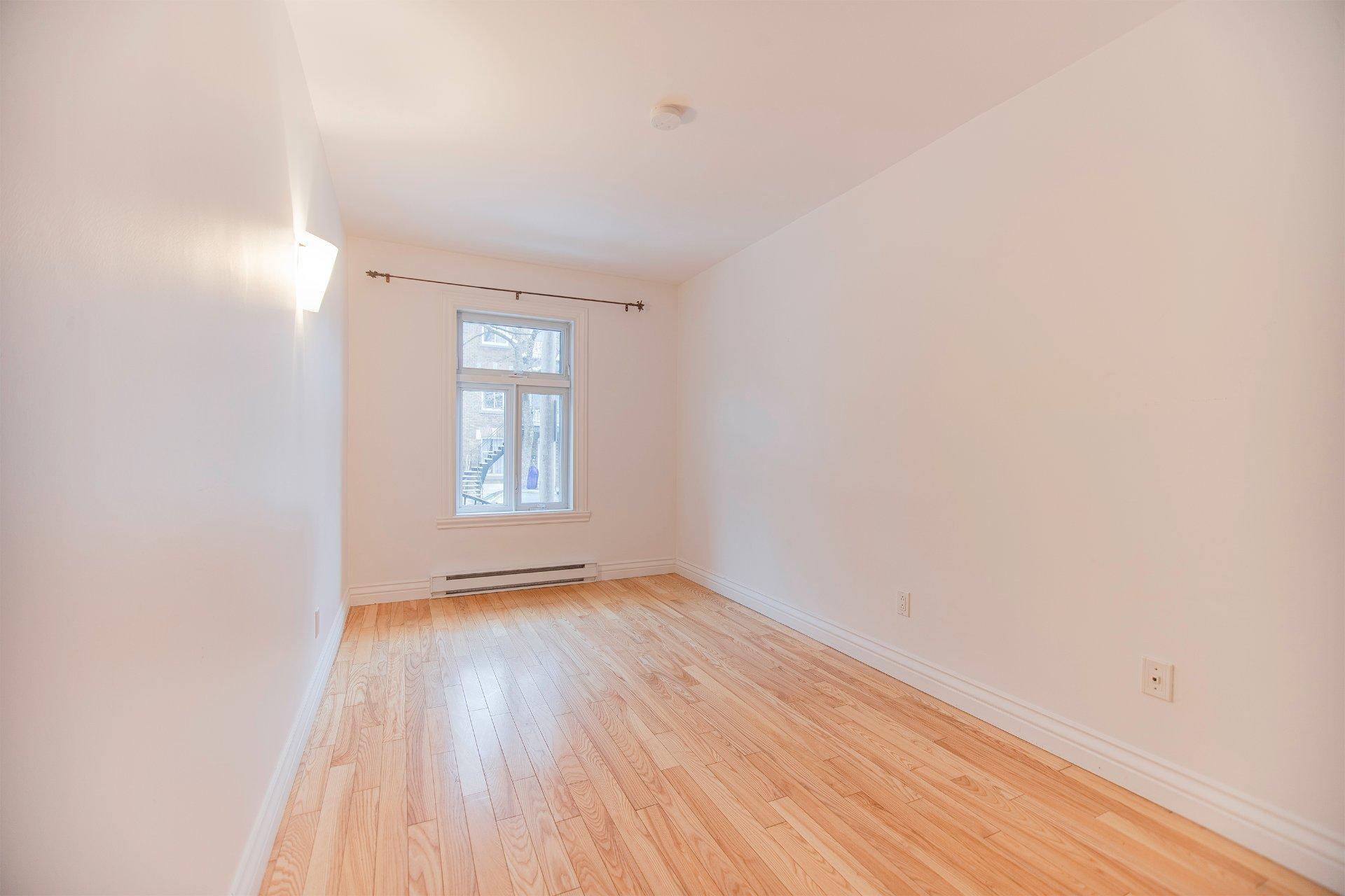 









5266

 - 5270


Rue Garnier

,
Montréal (Le Plateau-Mont-Royal),




QC
H2J3T2

