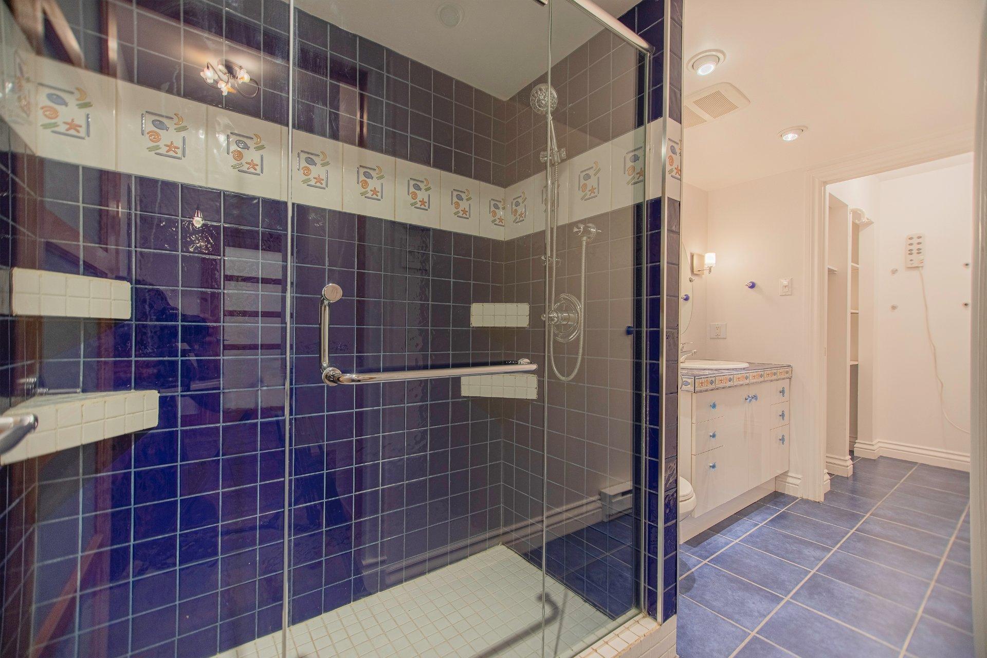 









5266

 - 5270


Rue Garnier

,
Montréal (Le Plateau-Mont-Royal),




QC
H2J3T2

