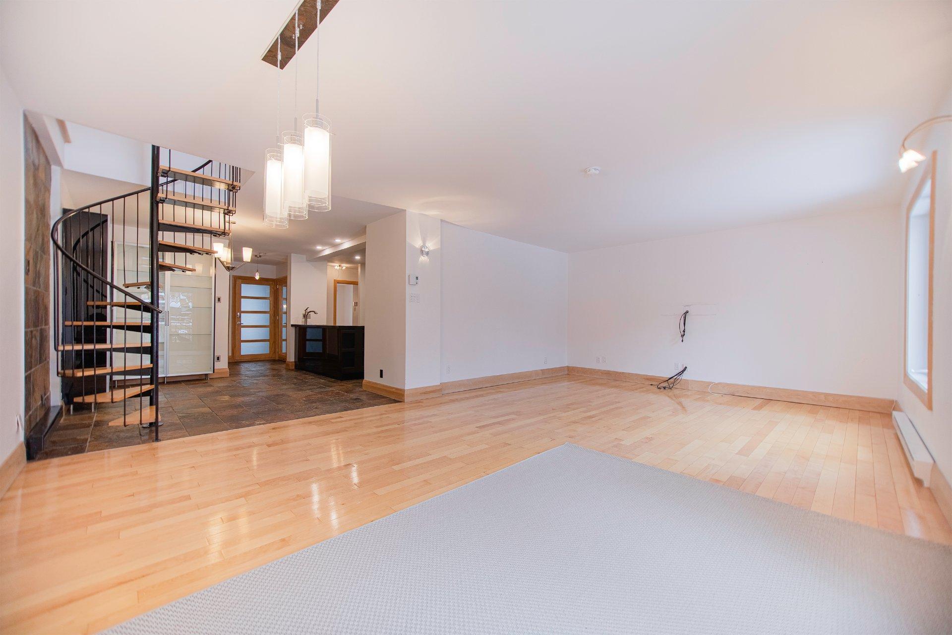 









5266

 - 5270


Rue Garnier

,
Montréal (Le Plateau-Mont-Royal),




QC
H2J3T2

