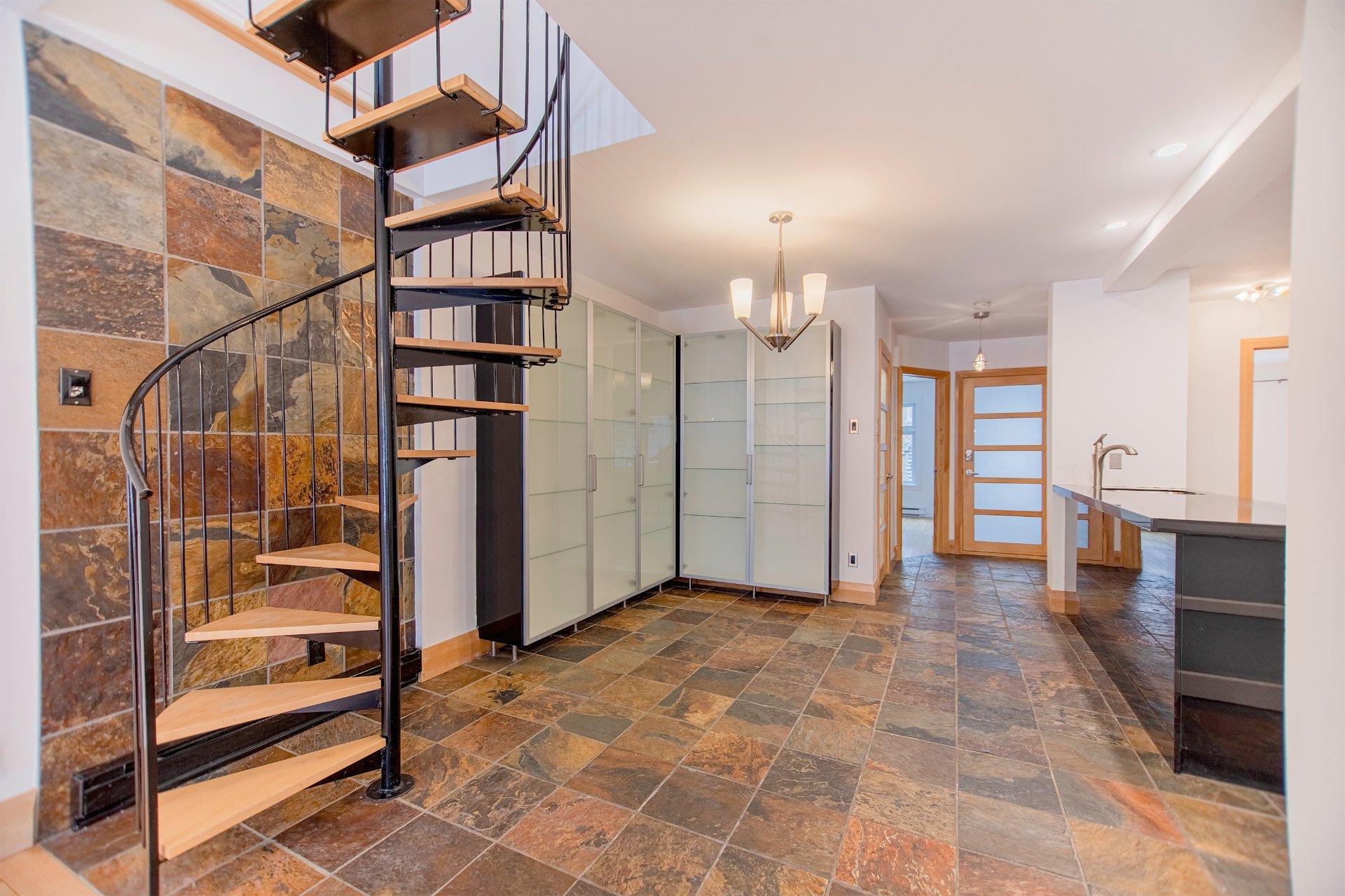 









5266

 - 5270


Rue Garnier

,
Montréal (Le Plateau-Mont-Royal),




QC
H2J3T2

