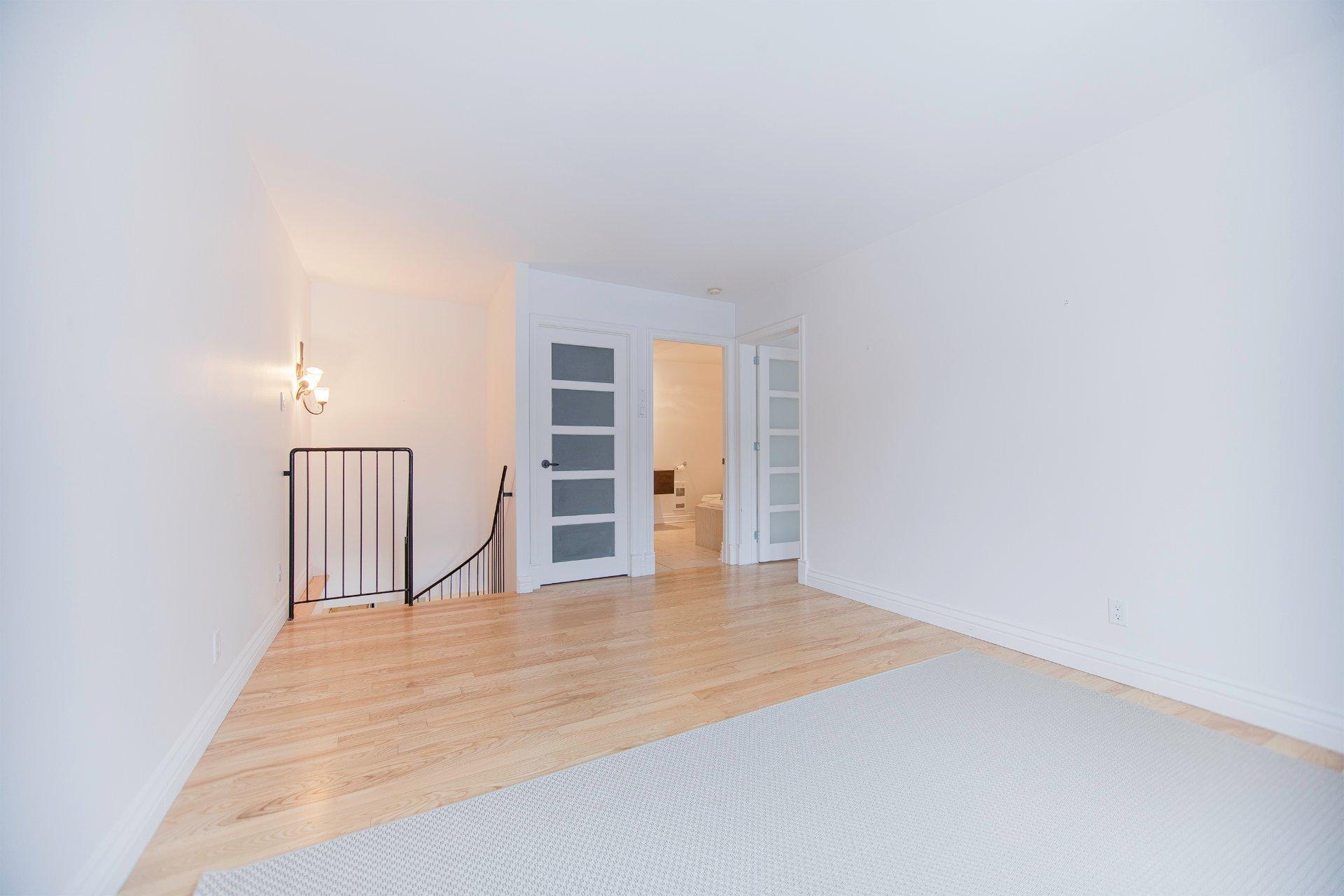 









5266

 - 5270


Rue Garnier

,
Montréal (Le Plateau-Mont-Royal),




QC
H2J3T2

