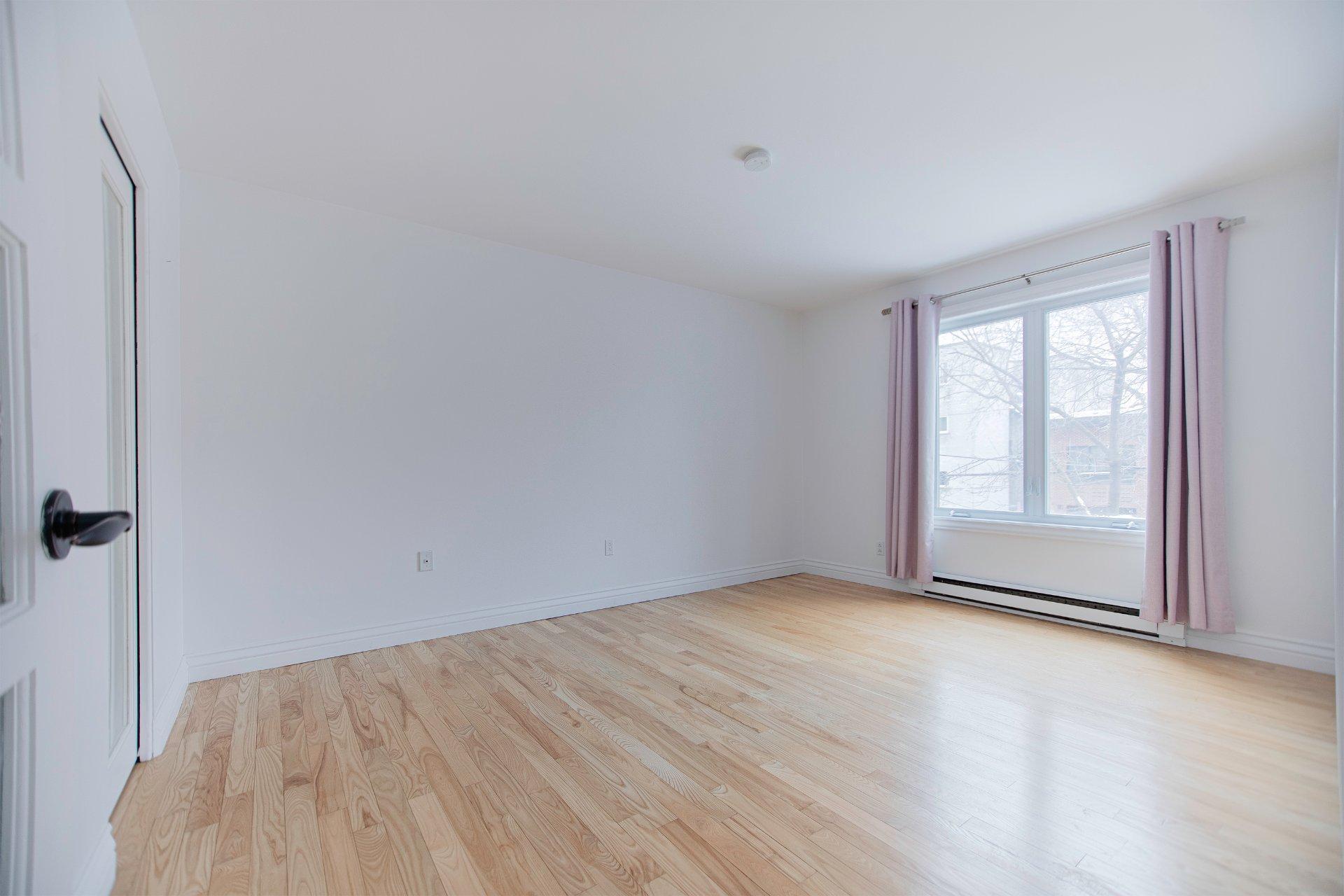 









5266

 - 5270


Rue Garnier

,
Montréal (Le Plateau-Mont-Royal),




QC
H2J3T2

