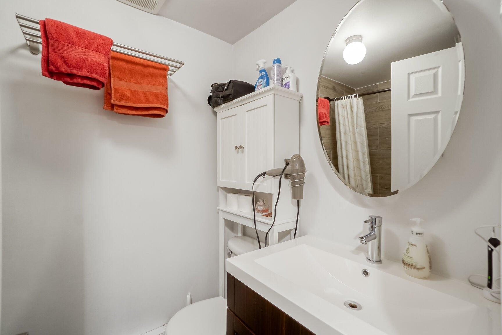 









5266

 - 5270


Rue Garnier

,
Montréal (Le Plateau-Mont-Royal),




QC
H2J3T2

