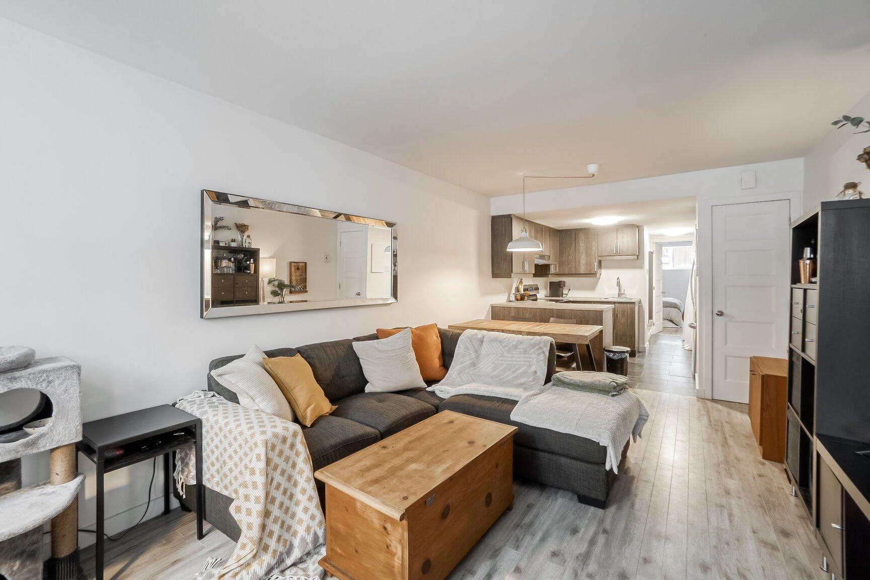 









5266

 - 5270


Rue Garnier

,
Montréal (Le Plateau-Mont-Royal),




QC
H2J3T2

