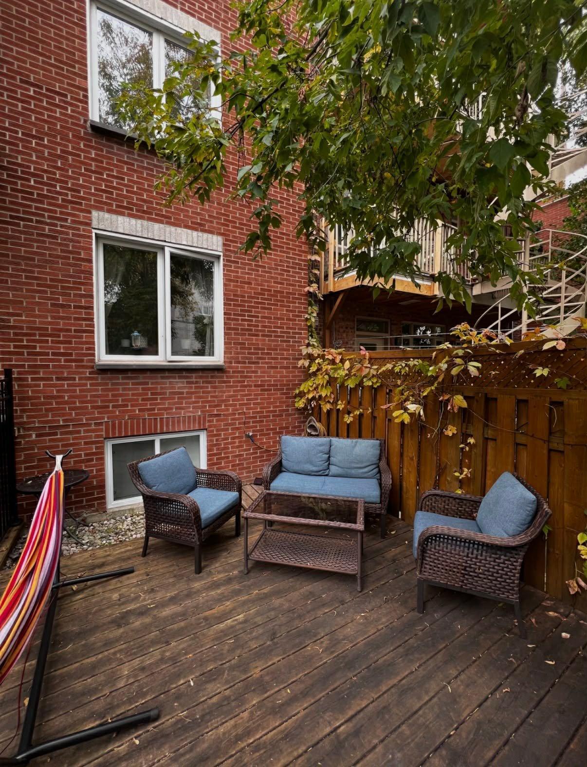 









5266

 - 5270


Rue Garnier

,
Montréal (Le Plateau-Mont-Royal),




QC
H2J3T2

