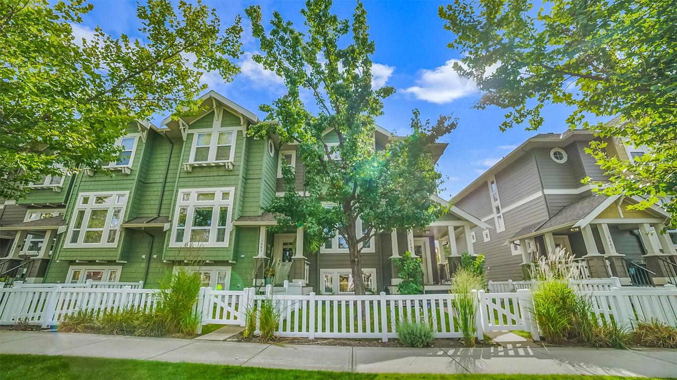 









5485


South Perimeter

Way,
Kelowna,




BC
V1W 5H9

