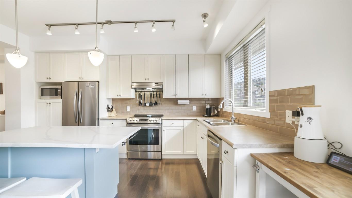 









5485


South Perimeter

Way,
Kelowna,




BC
V1W 5H9

