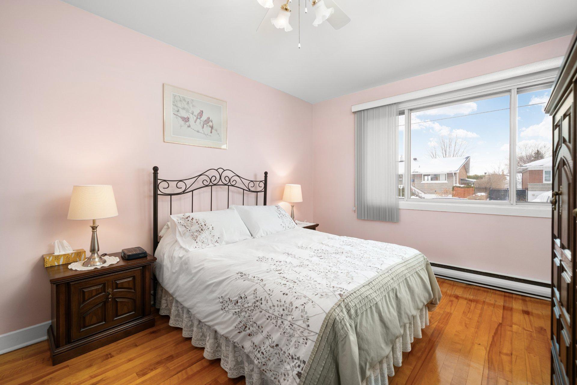 









1080


Rue Jean-De Brébeuf

,
Laval (Duvernay),




QC
H7E3Y5

