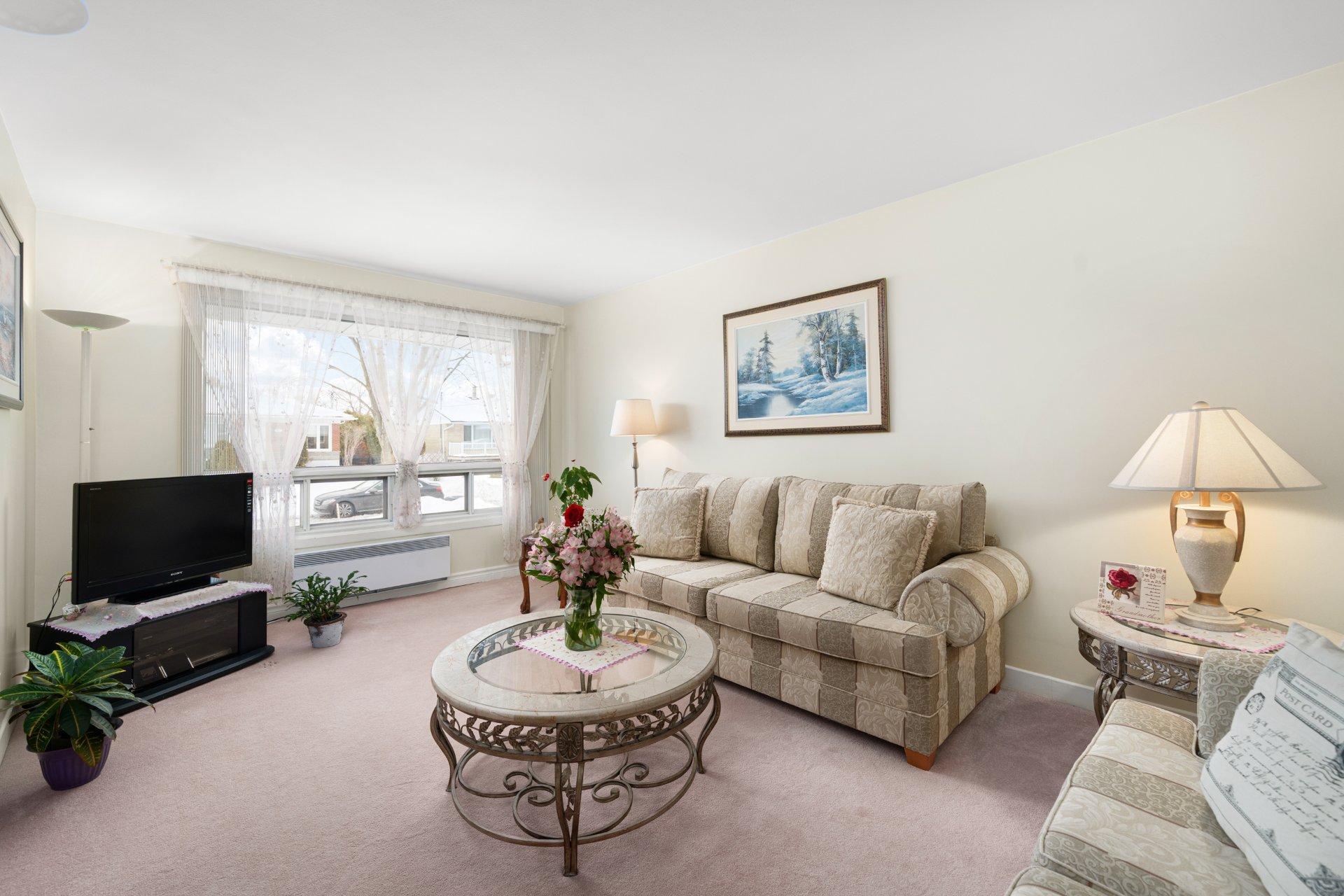 









1080


Rue Jean-De Brébeuf

,
Laval (Duvernay),




QC
H7E3Y5

