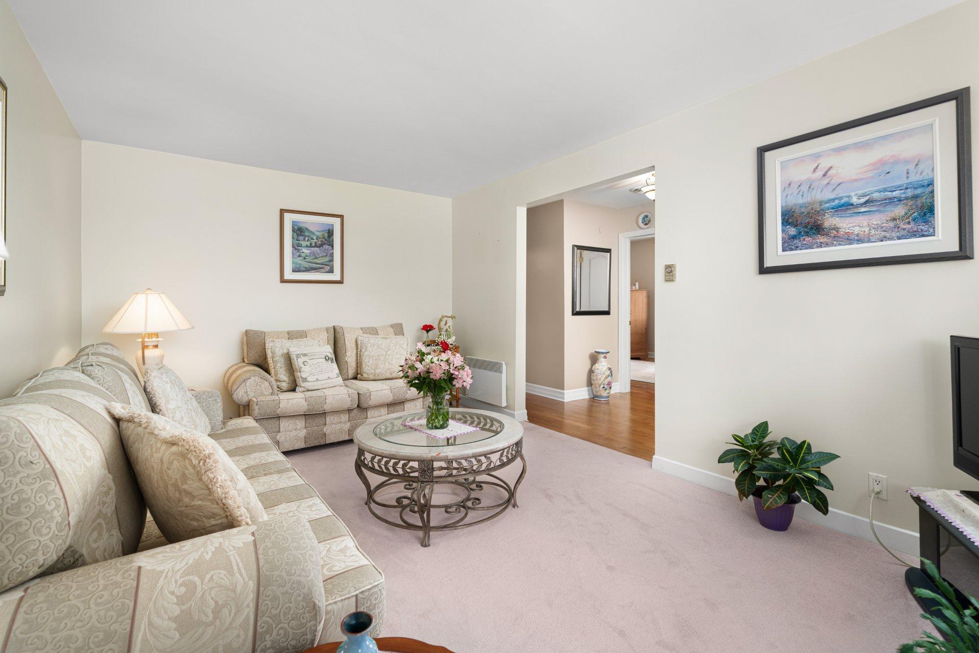 









1080


Rue Jean-De Brébeuf

,
Laval (Duvernay),




QC
H7E3Y5

