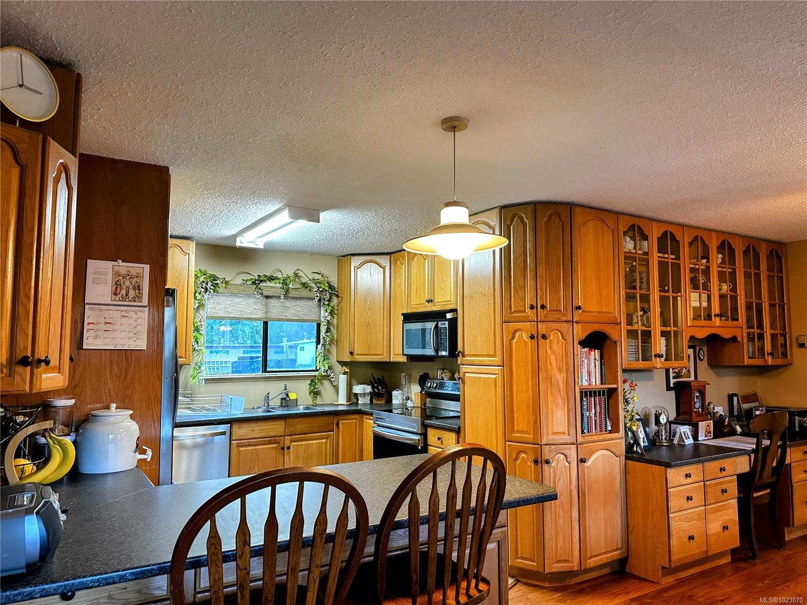 









4447


Yellow Point

Rd,
Ladysmith,




BC
V9G 1G5

