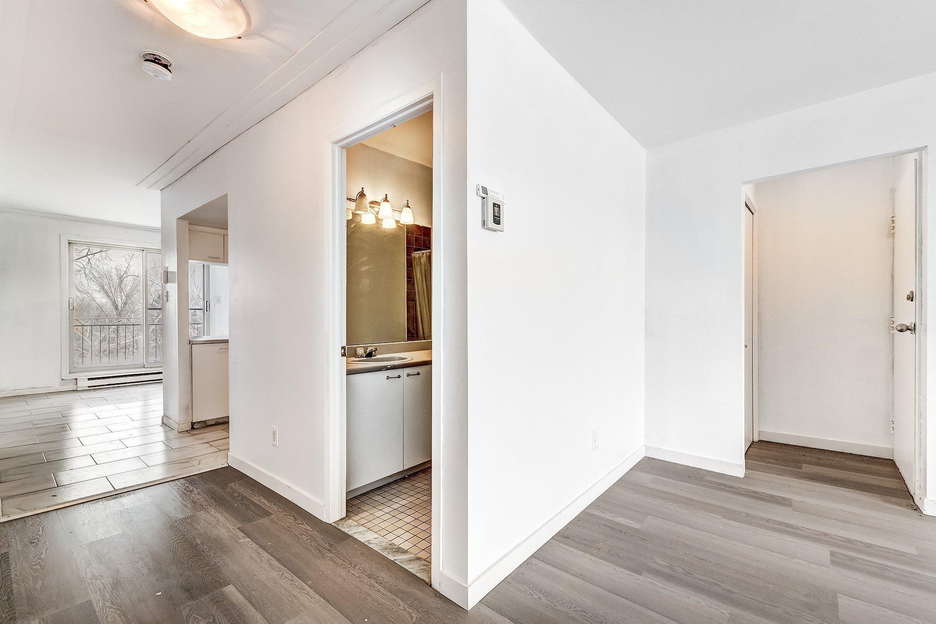 









12


Rue Desrochers

, 7,
Delson,




QC
J5B1C4

