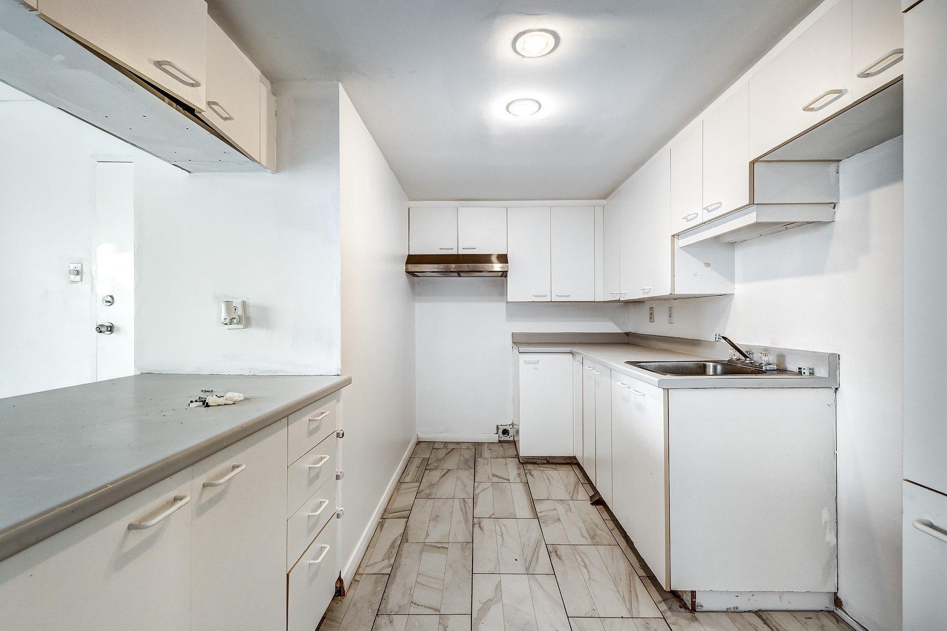 









12


Rue Desrochers

, 7,
Delson,




QC
J5B1C4

