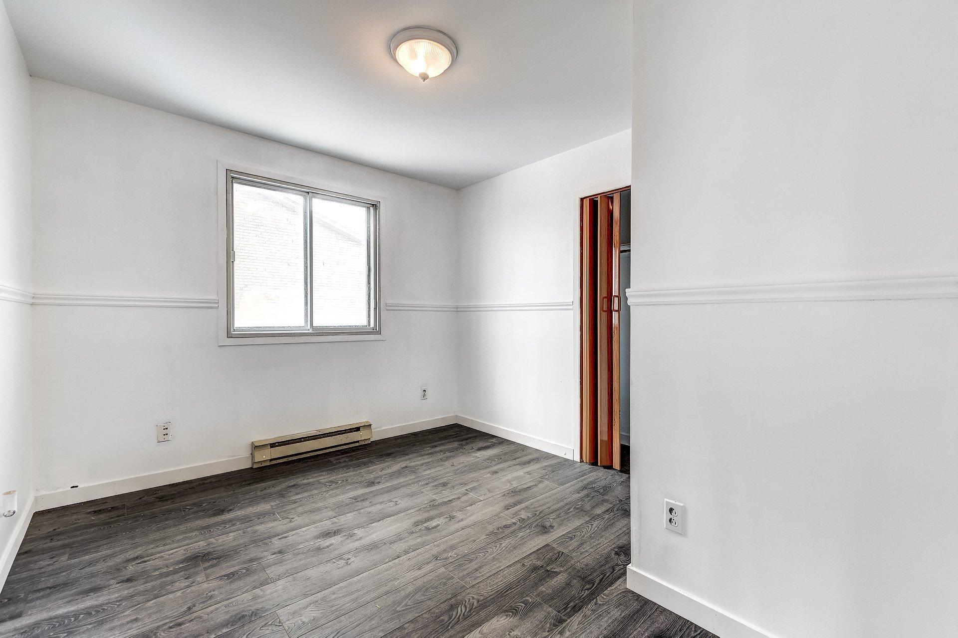 









12


Rue Desrochers

, 7,
Delson,




QC
J5B1C4

