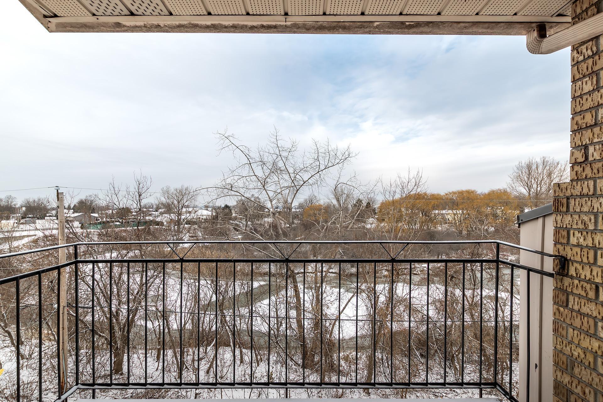 









12


Rue Desrochers

, 7,
Delson,




QC
J5B1C4

