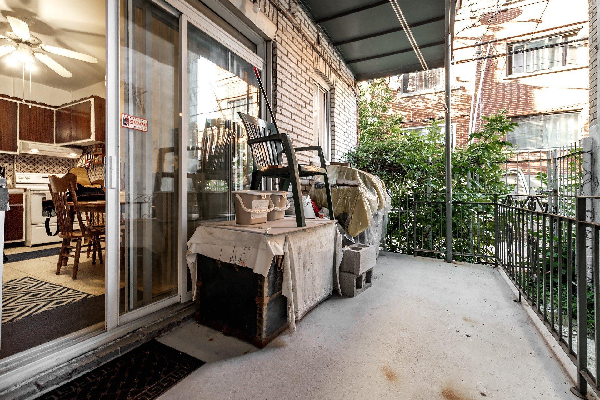 









7461


Av. De L'Épée

,
Montréal (Villeray/Saint-Michel/Parc-Extension),




QC
H3N2E4

