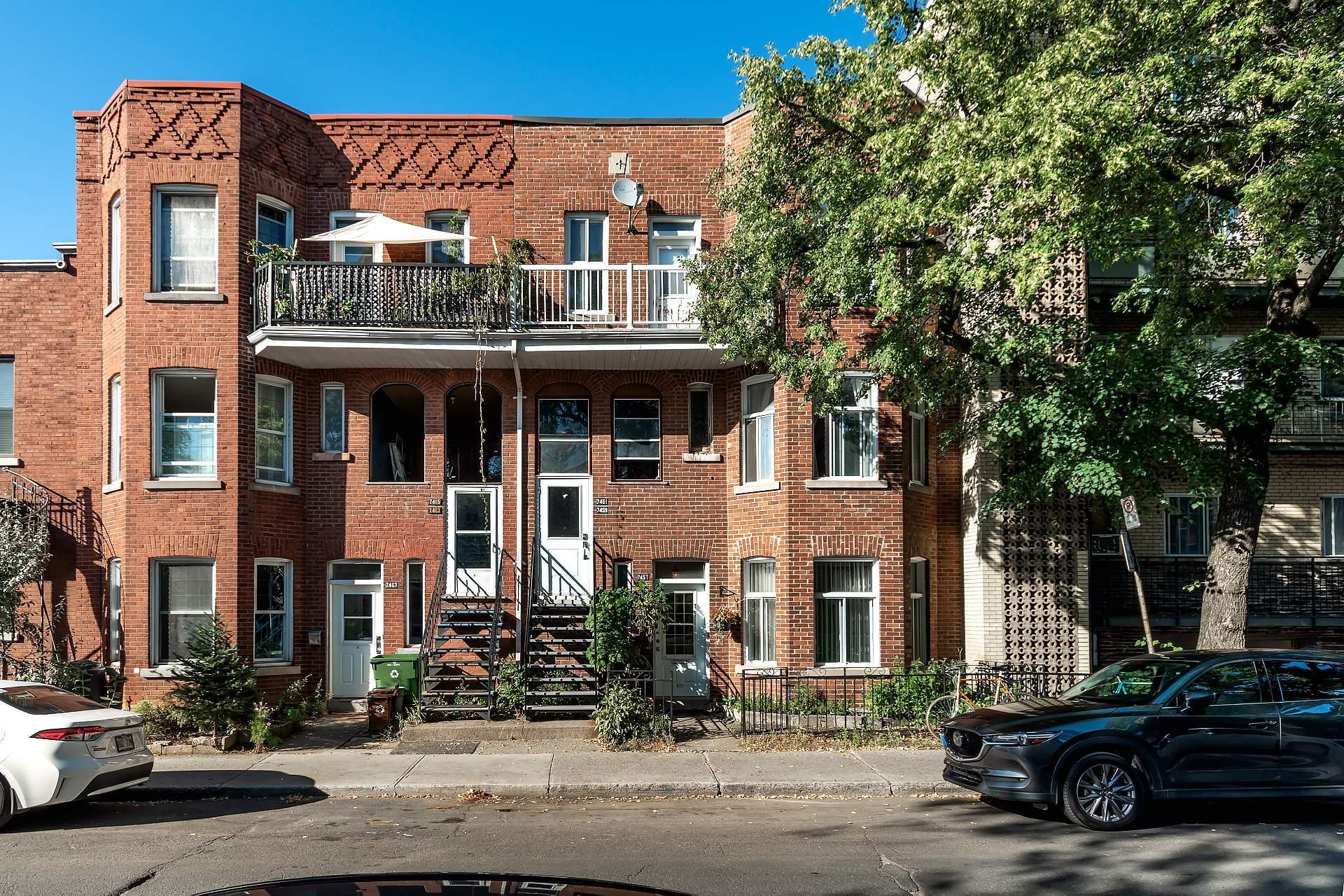 









7461


Av. De L'Épée

,
Montréal (Villeray/Saint-Michel/Parc-Extension),




QC
H3N2E4

