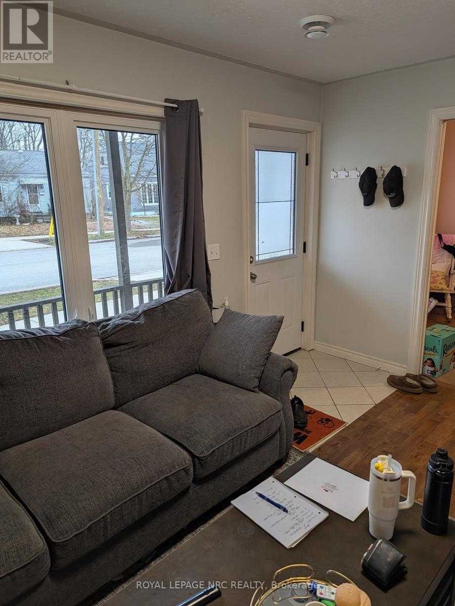 












6 NELLES ROAD N

,
Welland (Lincoln/Crowland),




Ontario
L3B2P2

