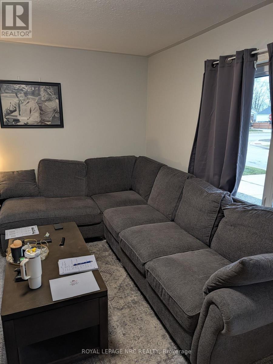 












6 NELLES ROAD N

,
Welland (Lincoln/Crowland),




Ontario
L3B2P2

