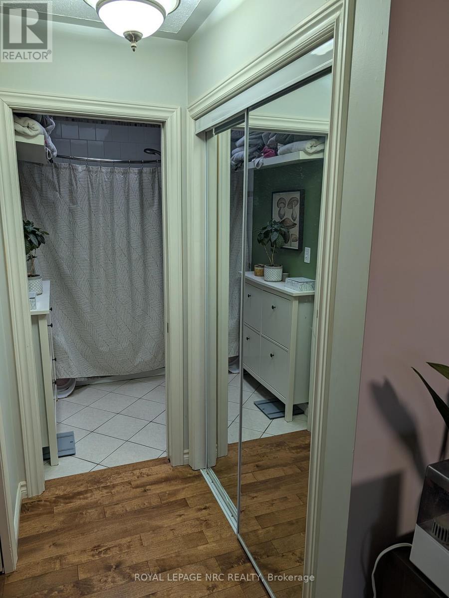 












6 NELLES ROAD N

,
Welland (Lincoln/Crowland),




Ontario
L3B2P2

