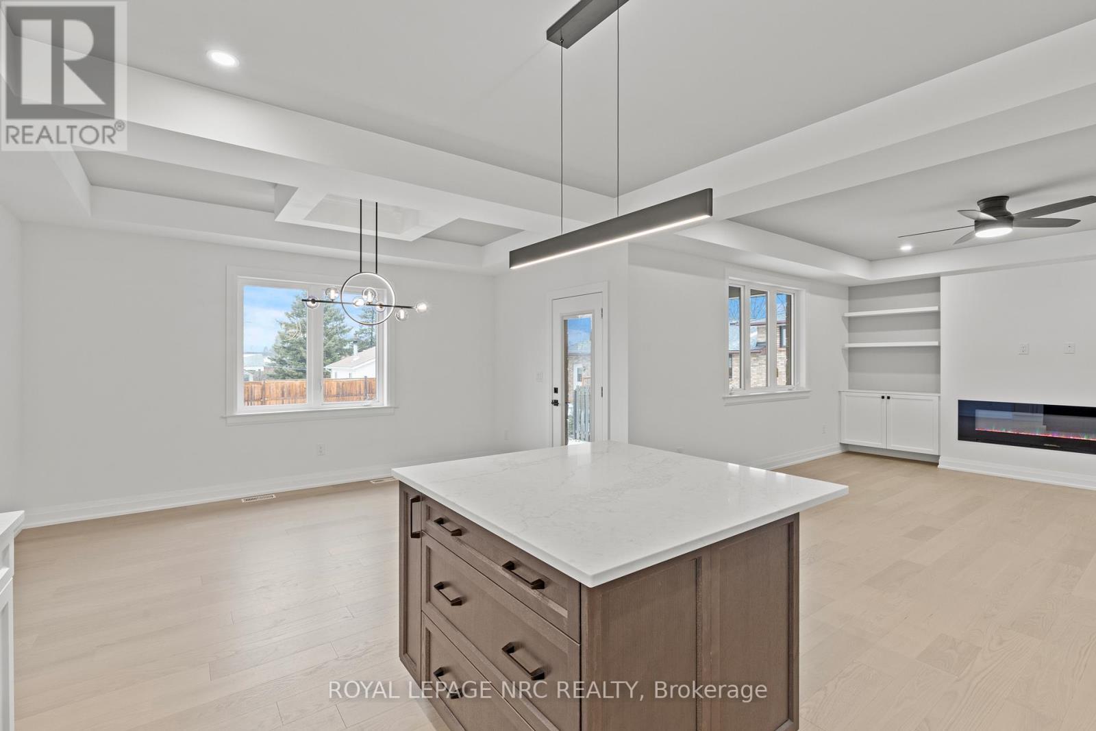 












4705 LEE AVENUE

,
Niagara Falls (Ascot),




Ontario
L2H1M7

