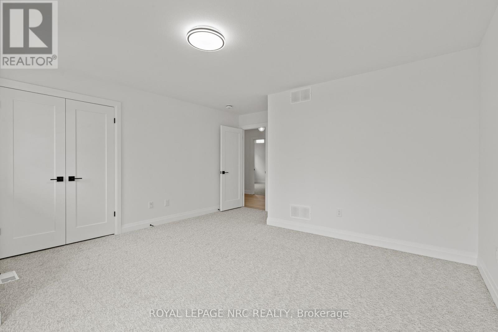 












4705 LEE AVENUE

,
Niagara Falls (Ascot),




Ontario
L2H1M7

