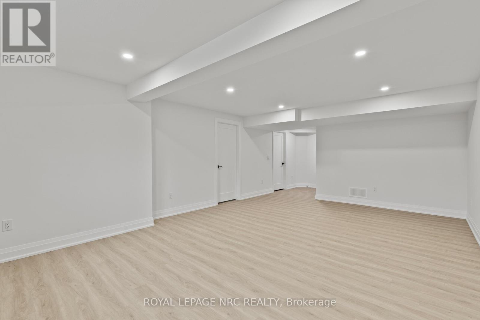 












4705 LEE AVENUE

,
Niagara Falls (Ascot),




Ontario
L2H1M7

