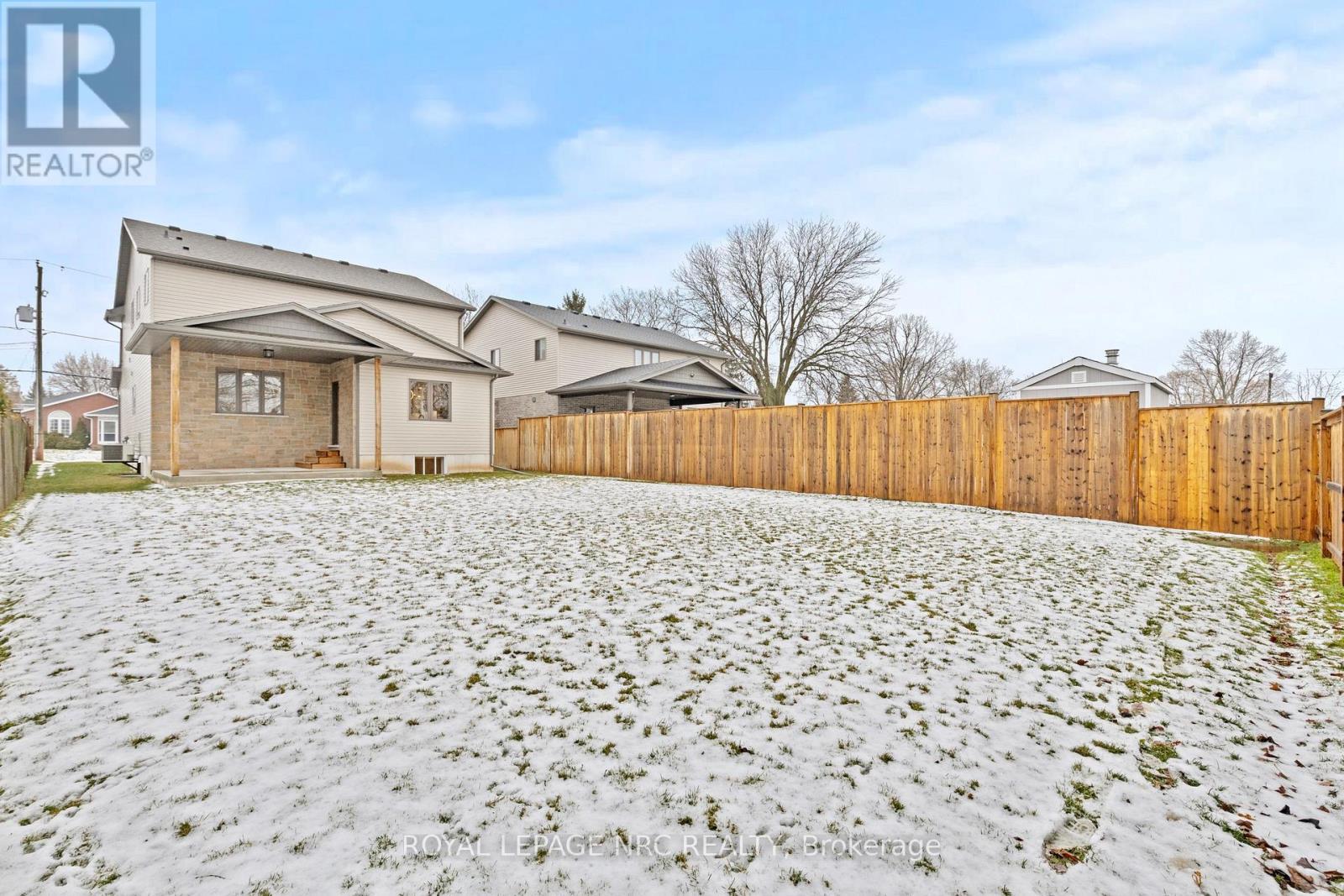 












4705 LEE AVENUE

,
Niagara Falls (Ascot),




Ontario
L2H1M7

