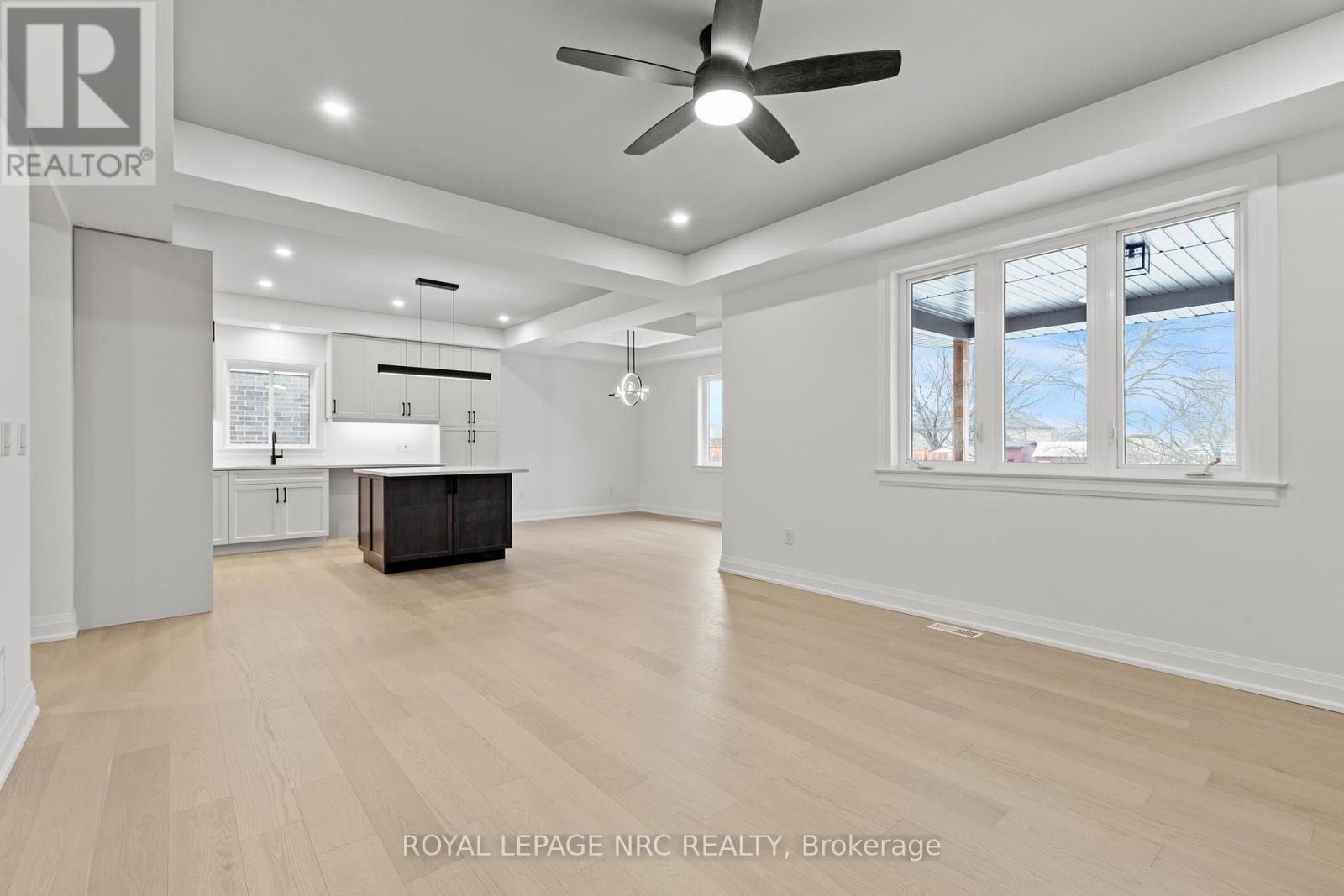 












4705 LEE AVENUE

,
Niagara Falls (Ascot),




Ontario
L2H1M7

